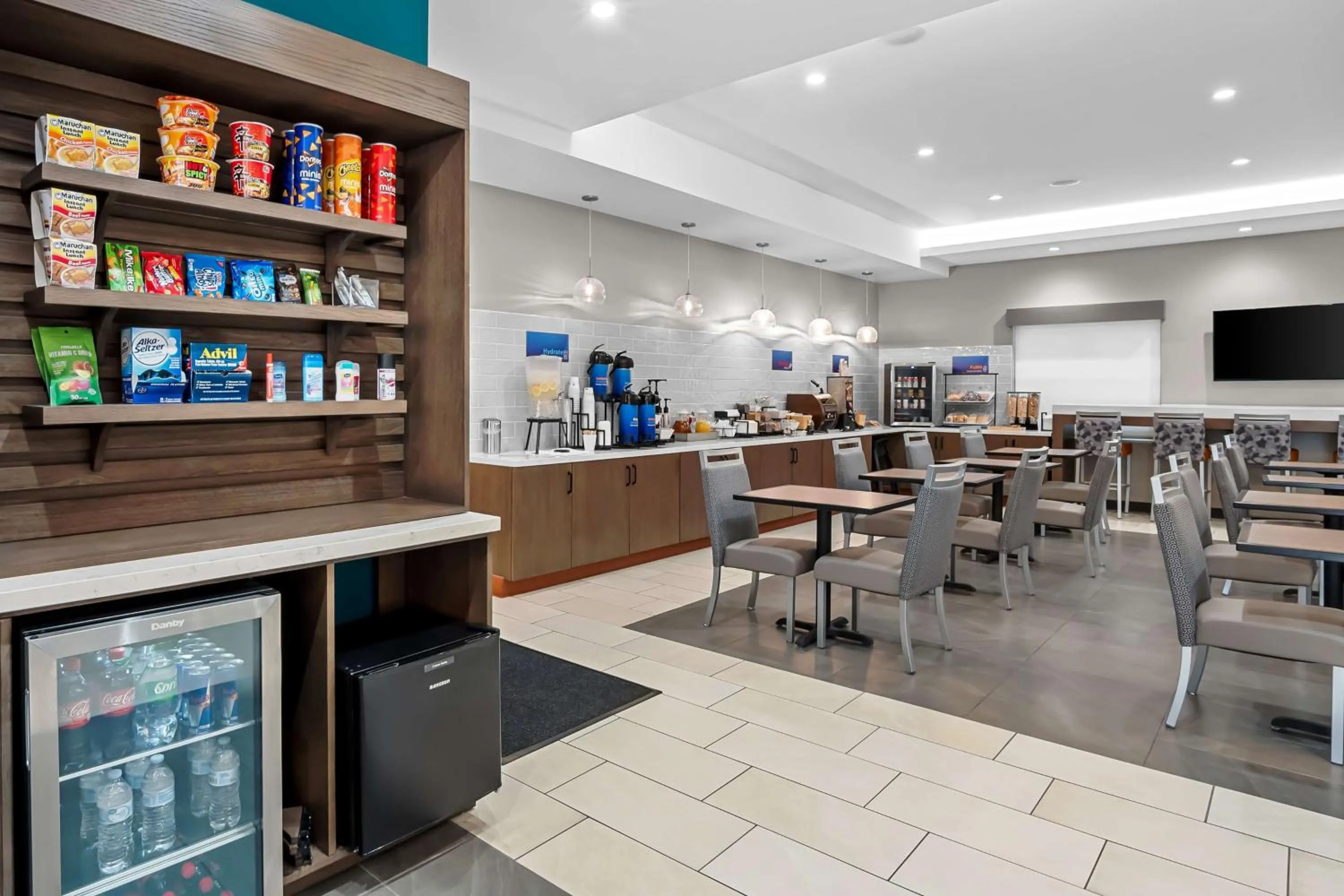 Property building in Best Western San Bernardino Hotel