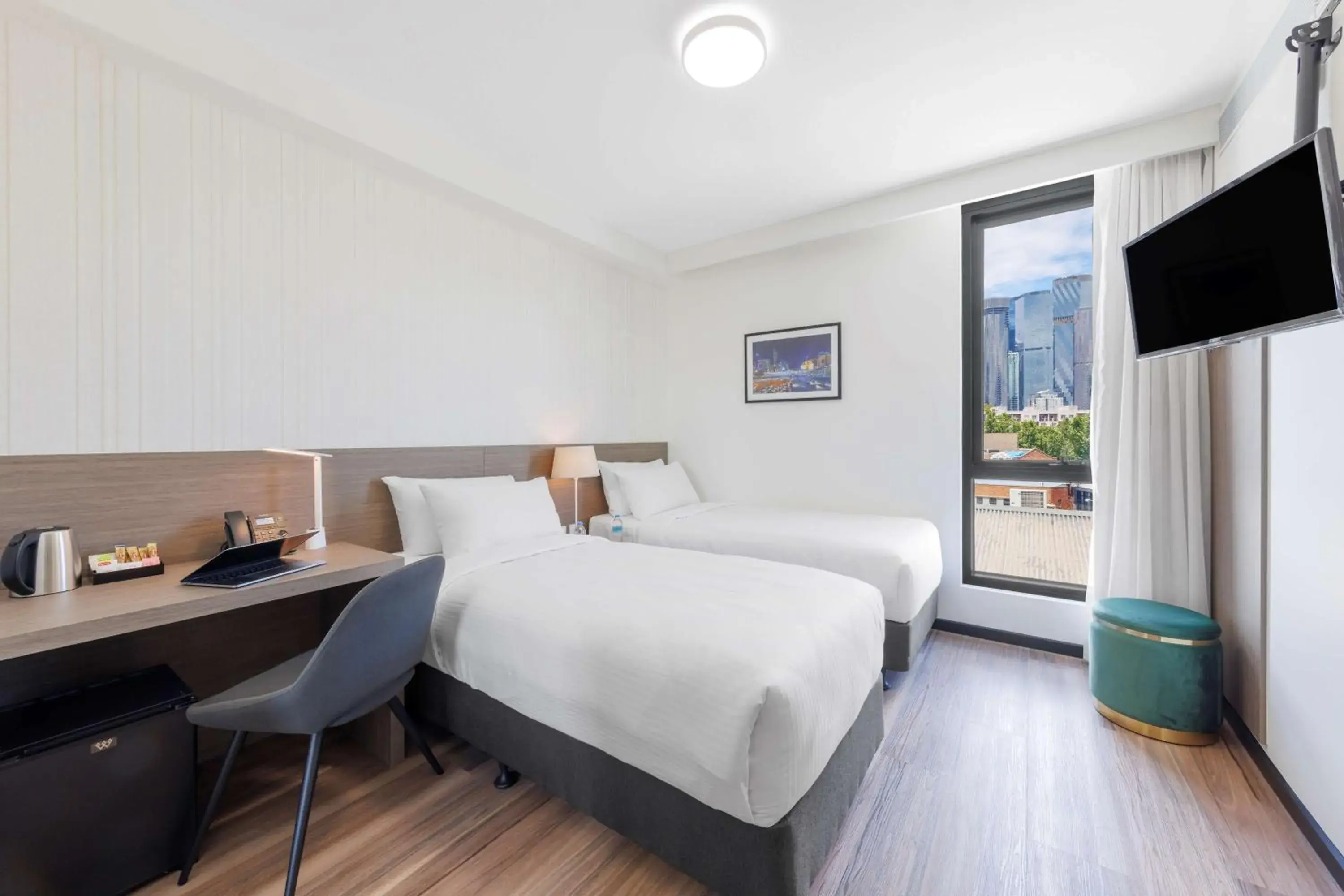 Executive Twin Room with Two Single Beds – Non Smoking in Best Western Queen Victoria Market Hotel Executive Twin Room with Two Single Beds – Non Smoking in Best Western Queen Victoria Market Hotel