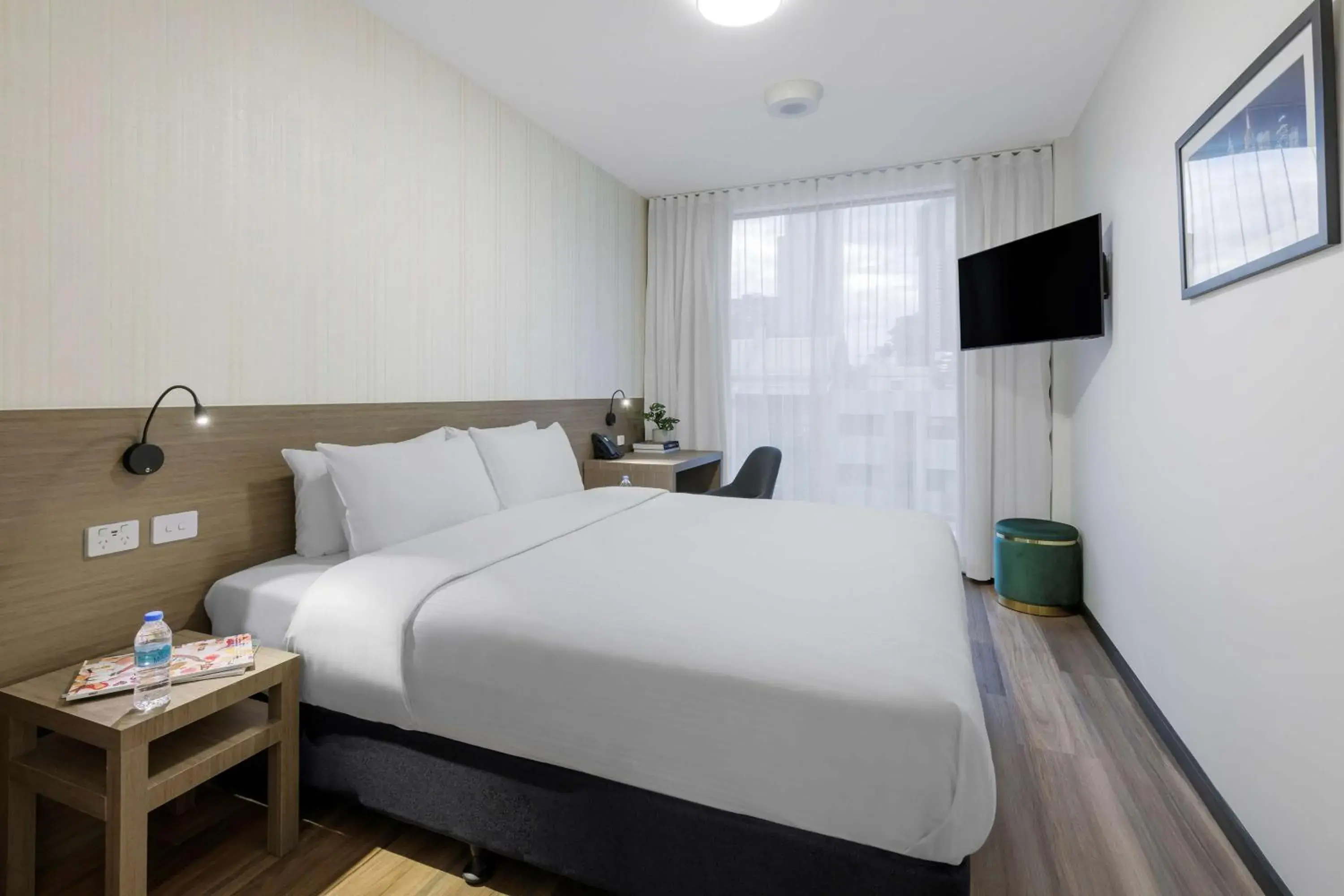 Executive King Room with One King bed – Non Smoking in Best Western Queen Victoria Market Hotel Executive King Room with One King bed – Non Smoking in Best Western Queen Victoria Market Hotel