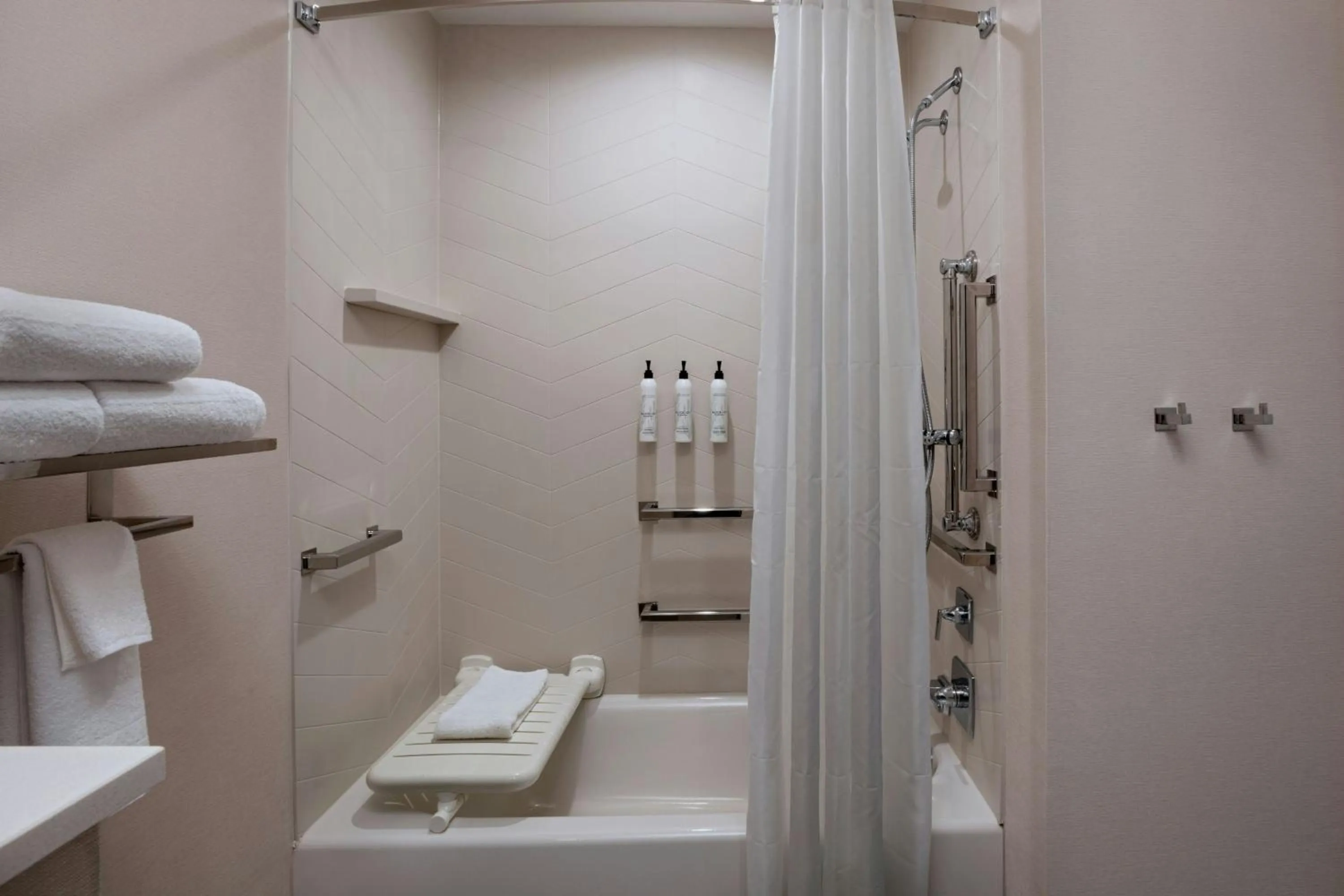 Bathroom in Fairfield by Marriott Inn & Suites Fort Worth Alliance Airport