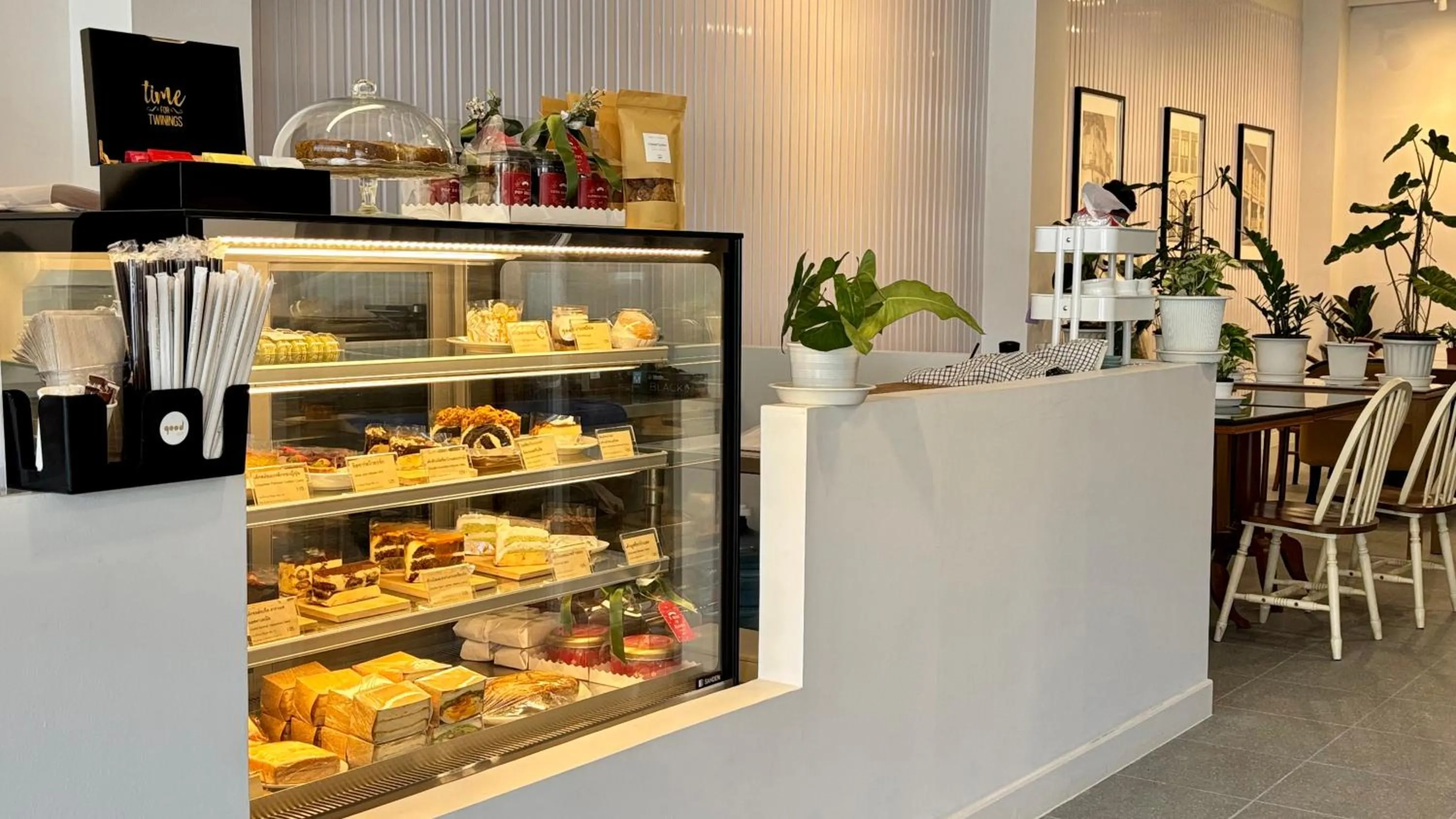 Restaurant/places to eat in Ratana Hotel Sakdidet, PHUKET TOWN