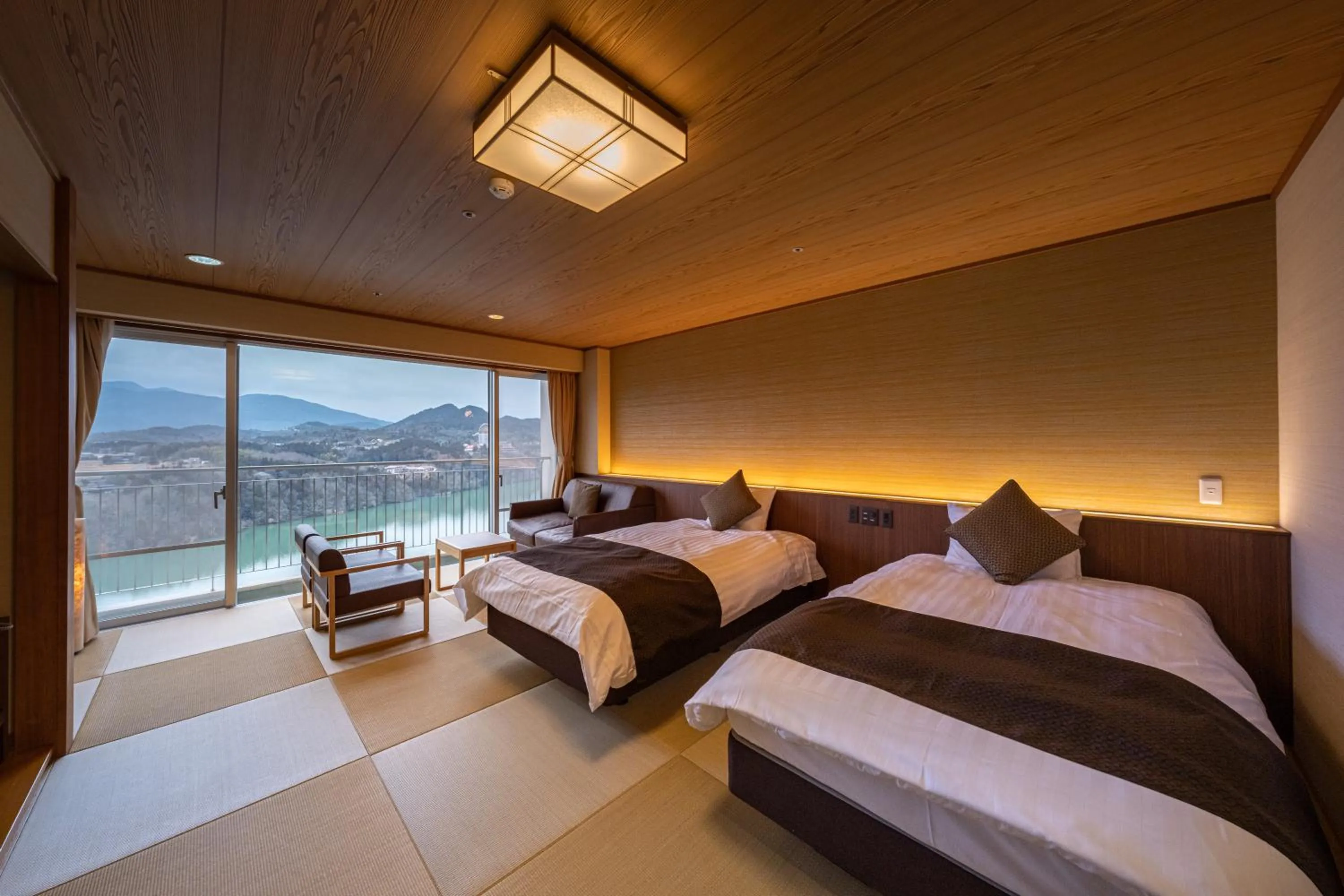 Photo of the whole room, Bed in Enakyo Onsen Hotel Yuzuriha
