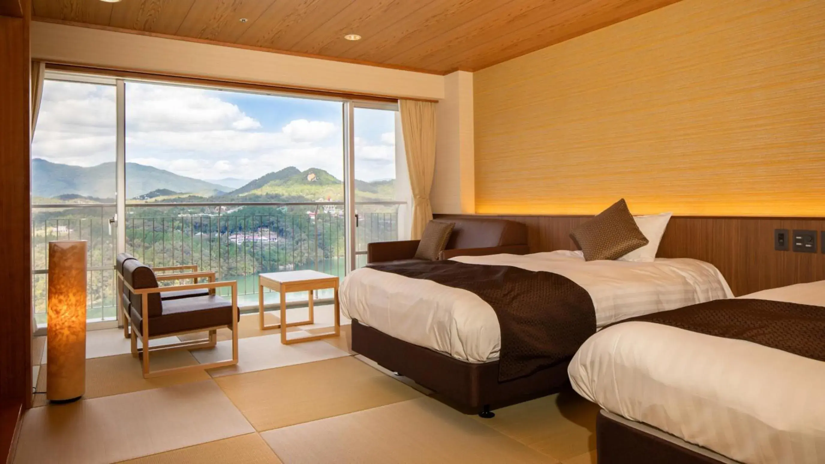 Modern Japanese-Style Twin Room (No Bath/No Shower) - single occupancy - Top Floor in Enakyo Onsen Hotel Yuzuriha Modern Japanese-Style Twin Room (No Bath/No Shower) - single occupancy - Top Floor in Enakyo Onsen Hotel Yuzuriha