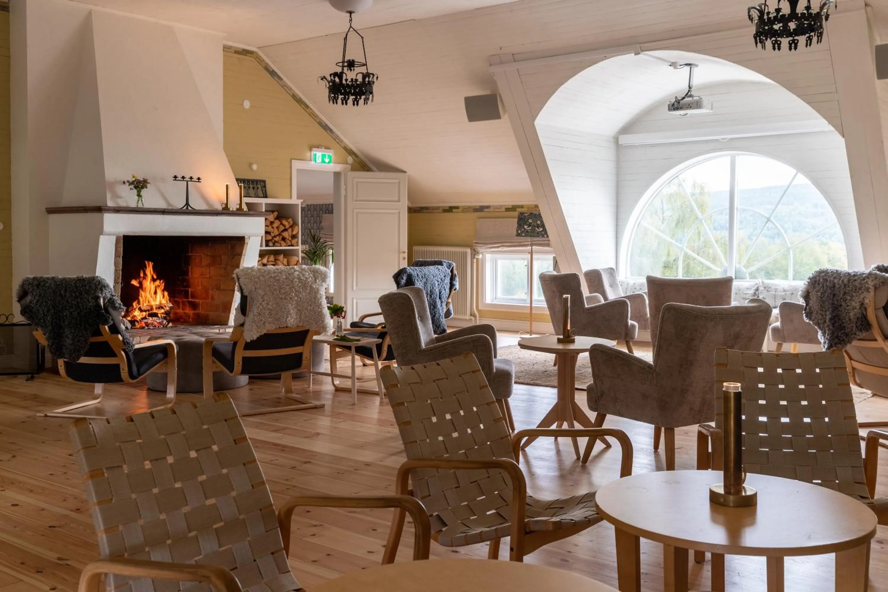 Communal lounge/ TV room in STF Undersvik Gårdshotell & Vandrarhem