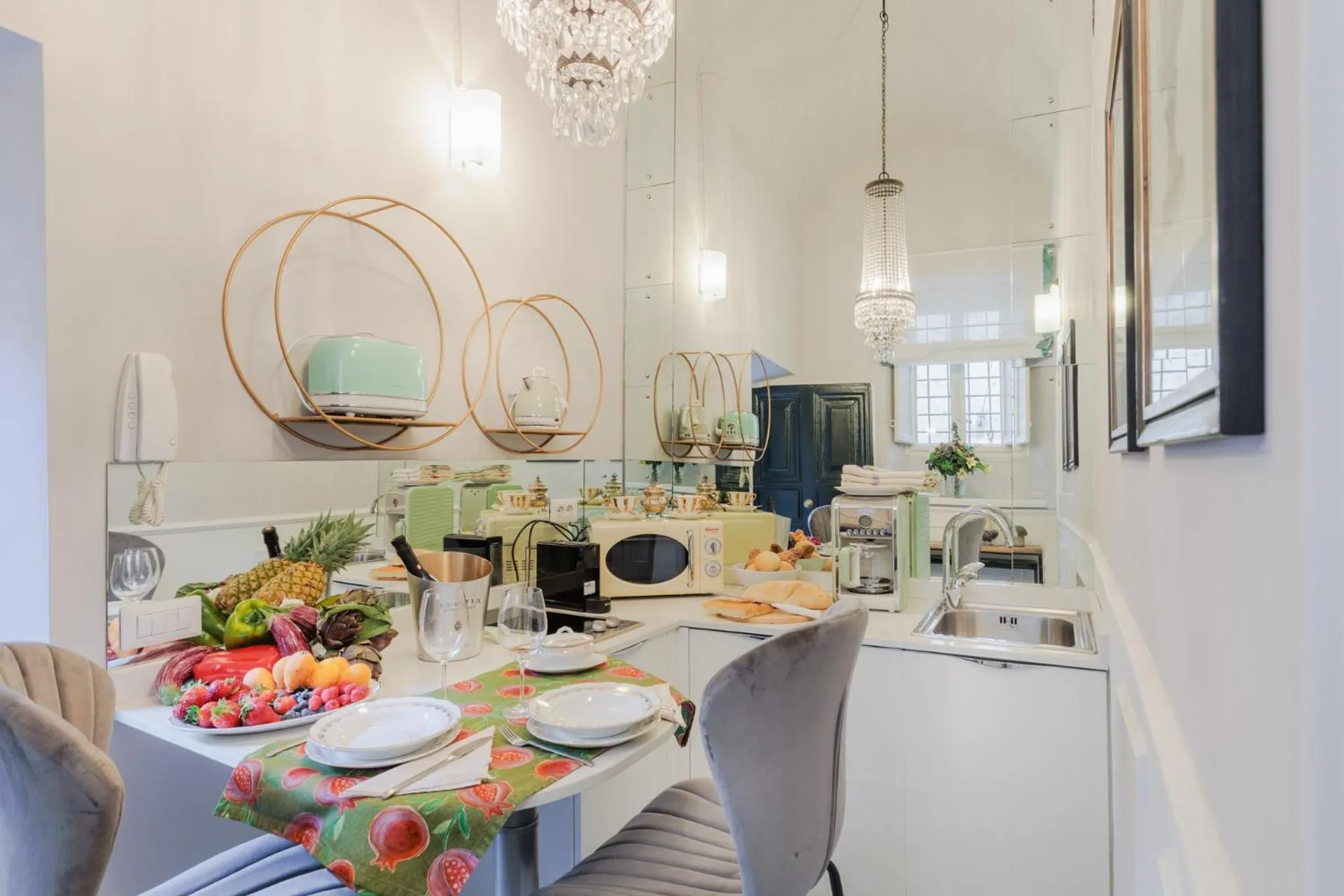 Busdraghi Studio, a stylish studio along Via Fillungo