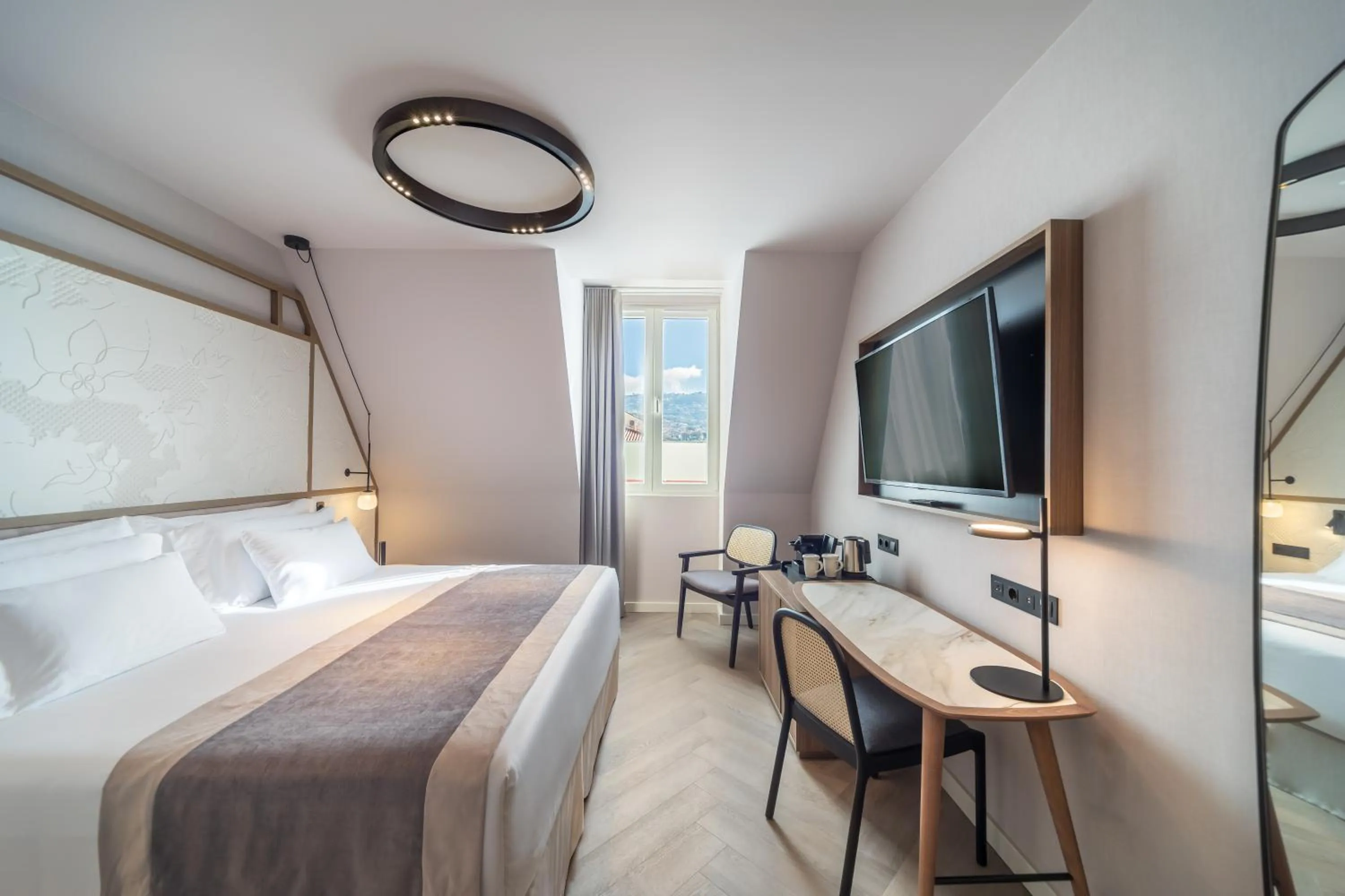 TV and multimedia, Bed in Barceló Funchal Oldtown