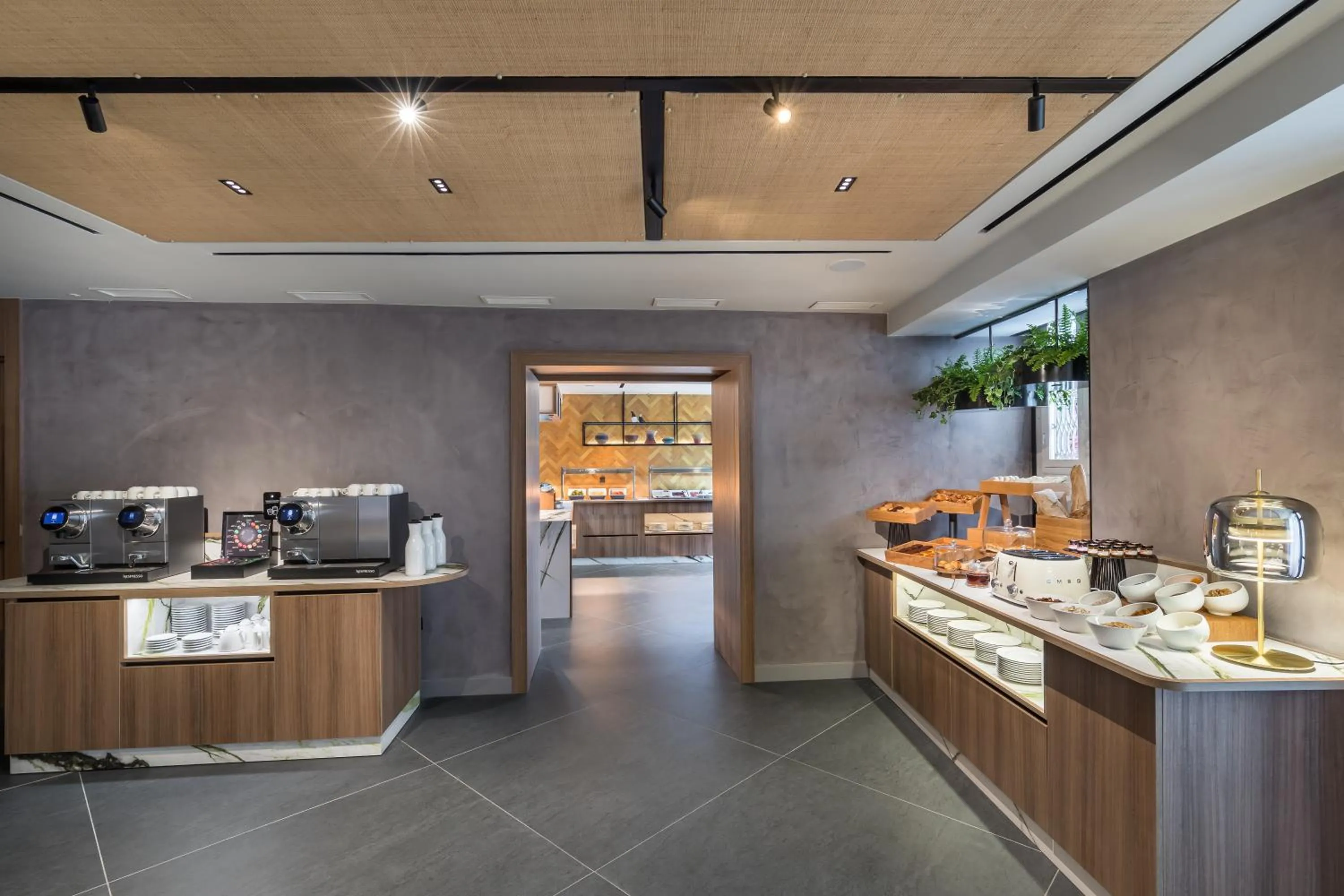 Restaurant/places to eat in Barceló Funchal Oldtown