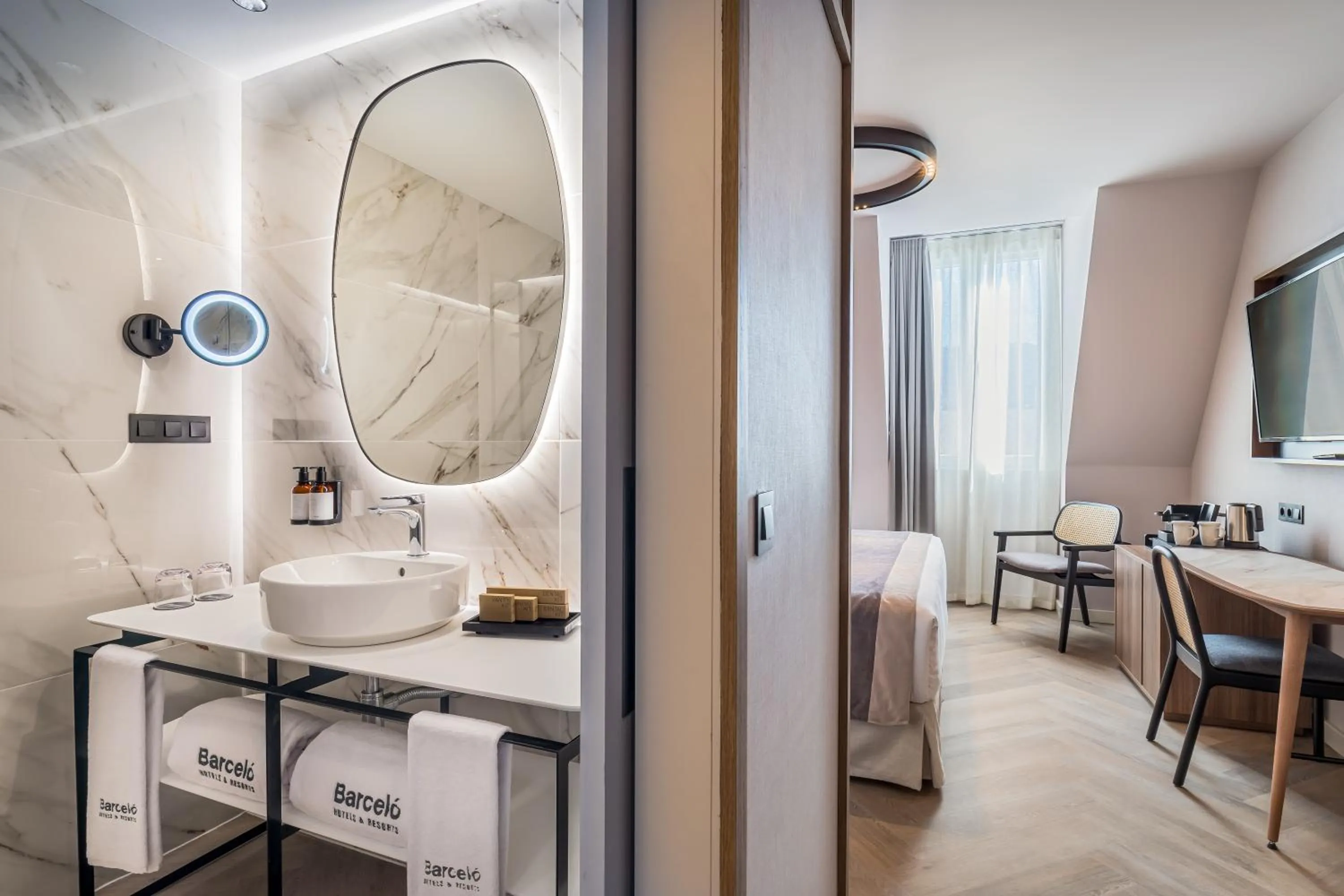 Shower in Barceló Funchal Oldtown