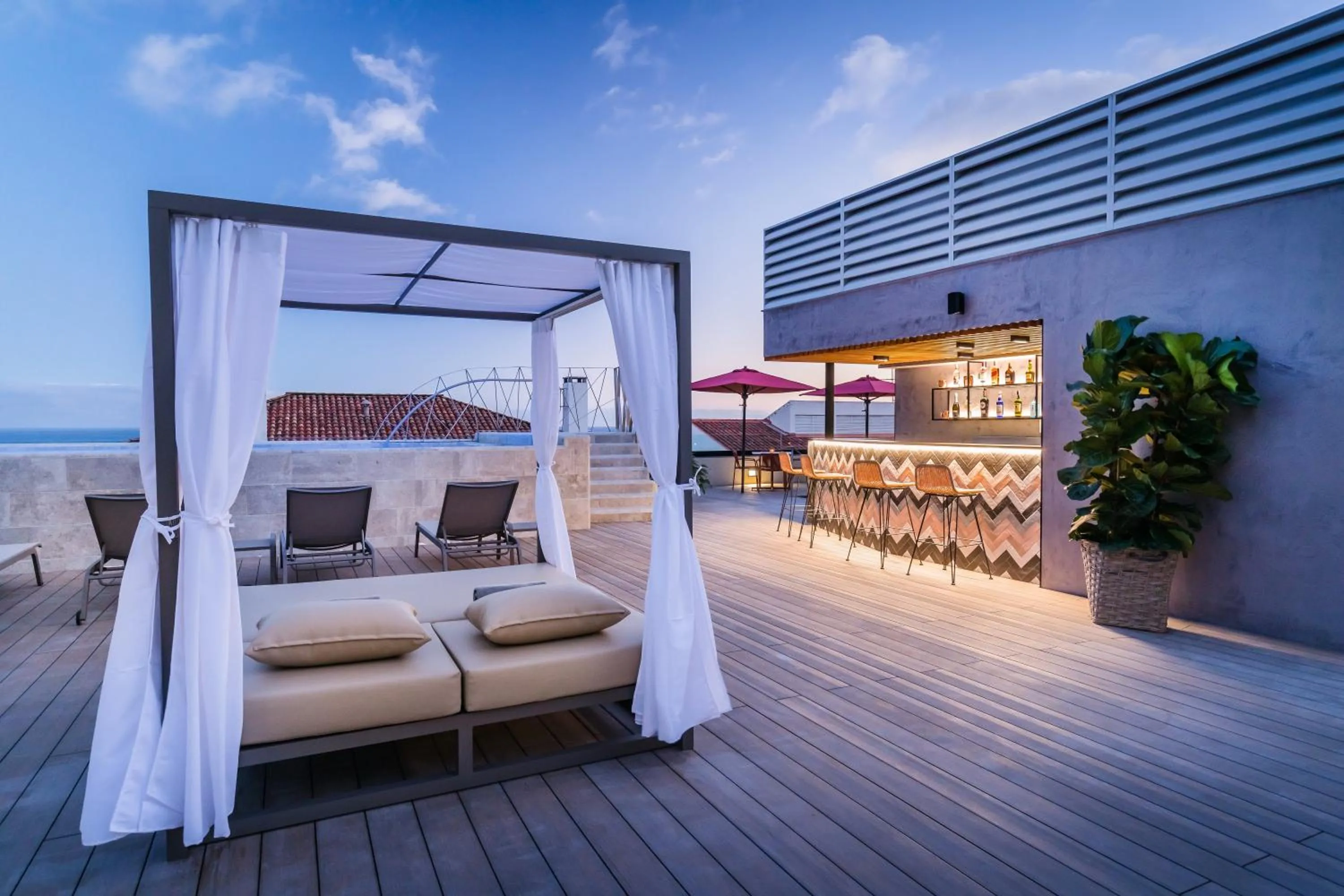 Lounge or bar in Barceló Funchal Oldtown