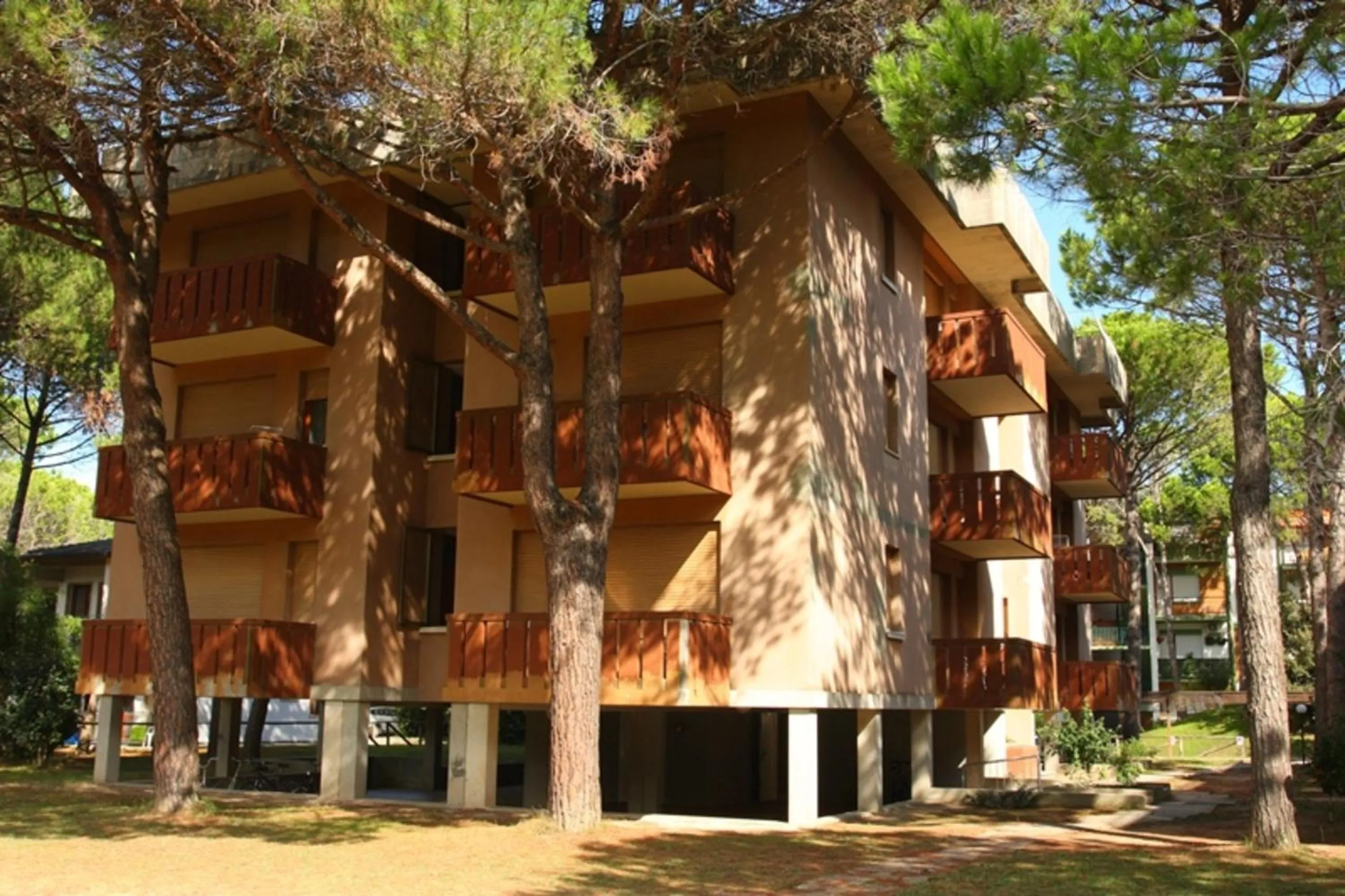 Sunny flat with terrace - Beahost