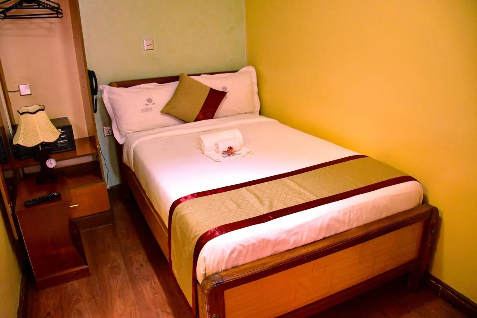 Bed in Breeze Hotel Nyahururu