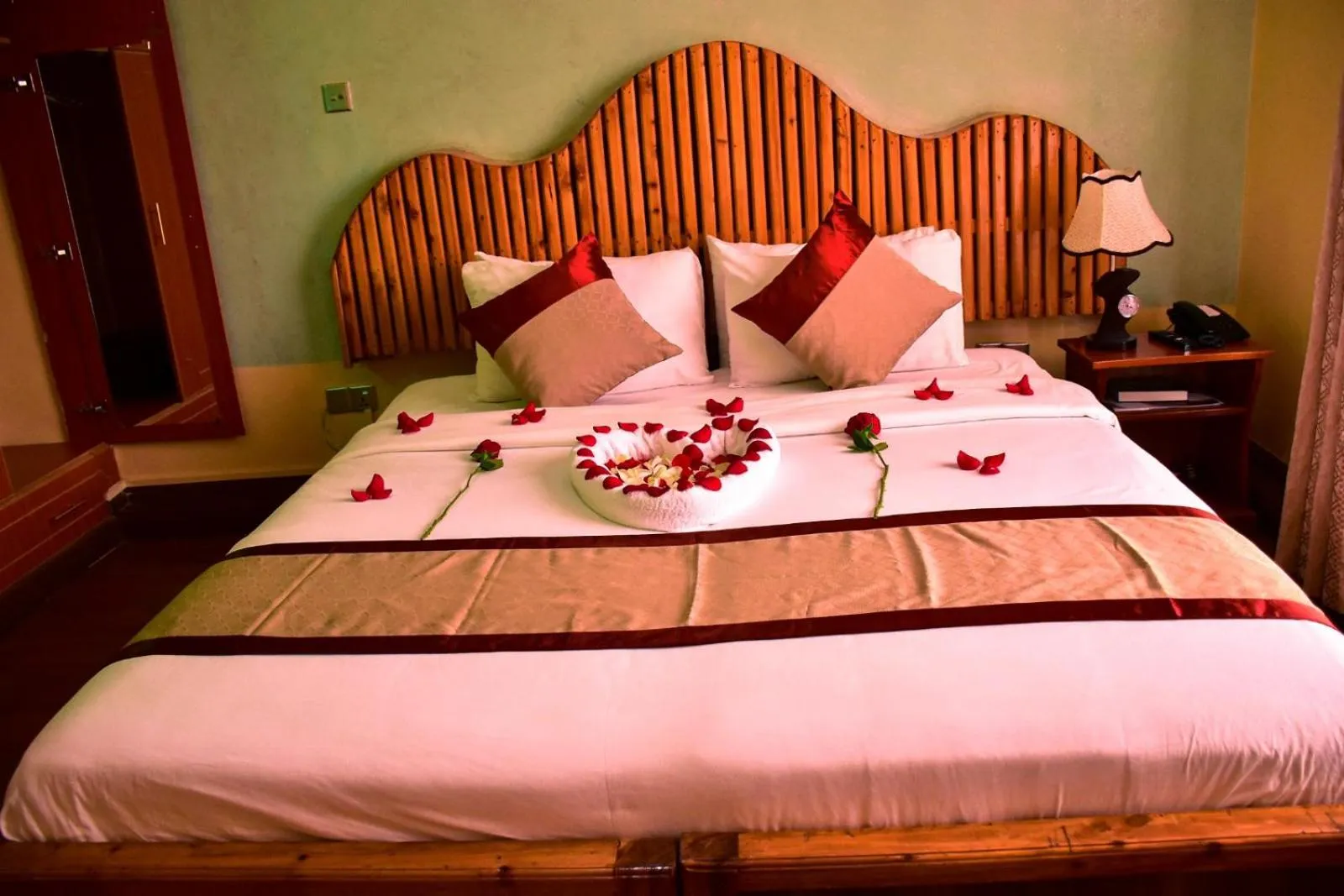 Bed in Breeze Hotel Nyahururu