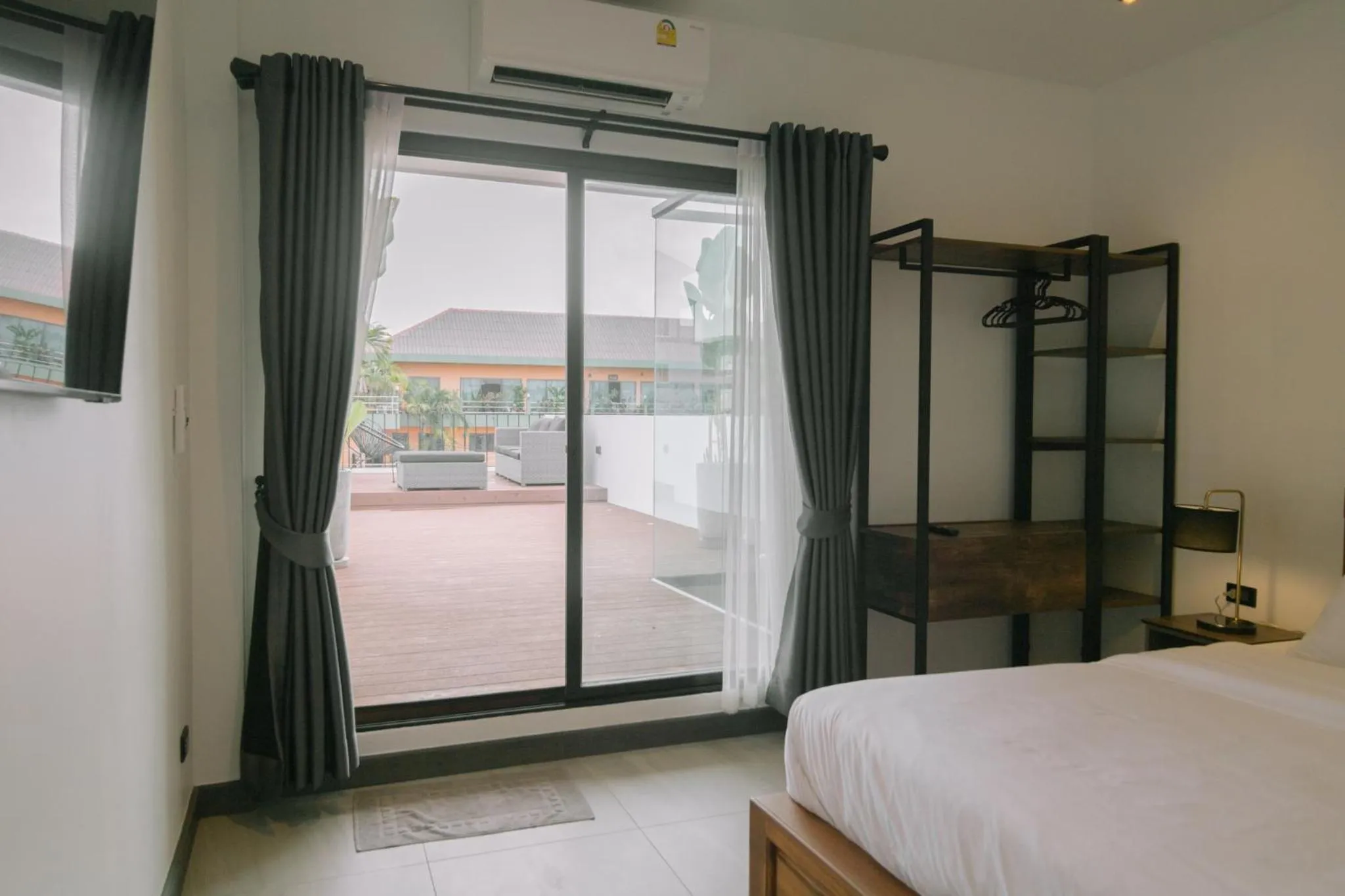 Balcony/Terrace, Bed in ONE LODGE Pattaya