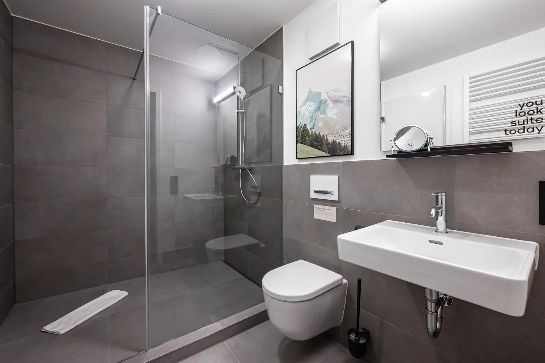 Shower in Limehome Stuttgart Elsenhansstr