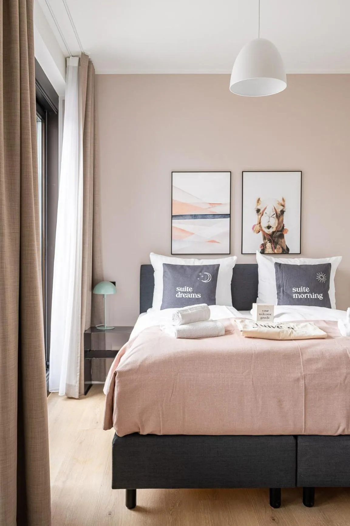 Bed in Limehome Stuttgart Elsenhansstr