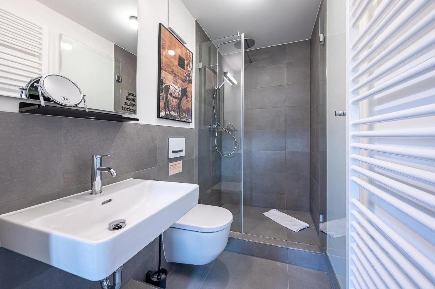 Shower in Limehome Stuttgart Elsenhansstr