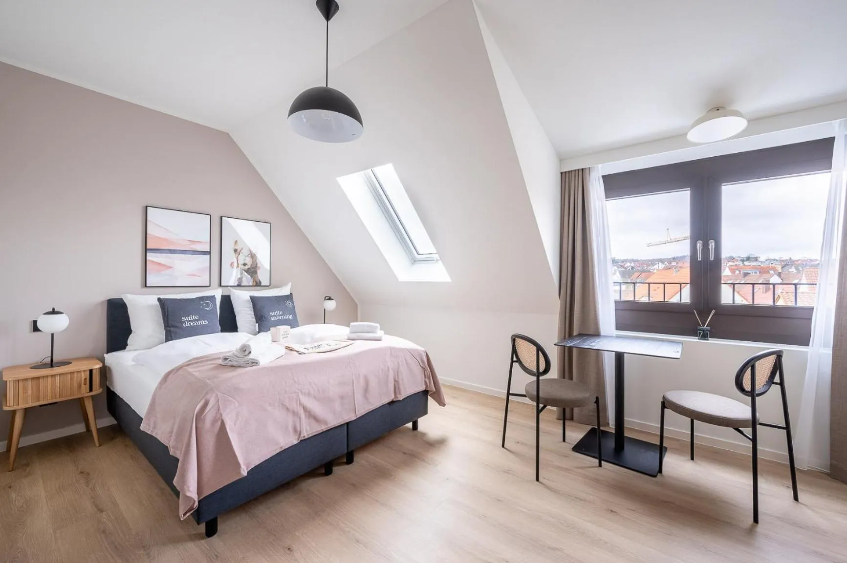 Bed in Limehome Stuttgart Elsenhansstr