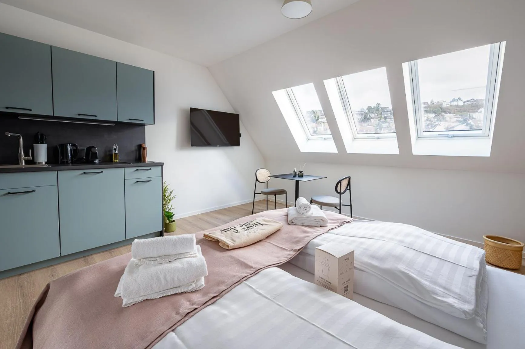 Bed in Limehome Stuttgart Elsenhansstr