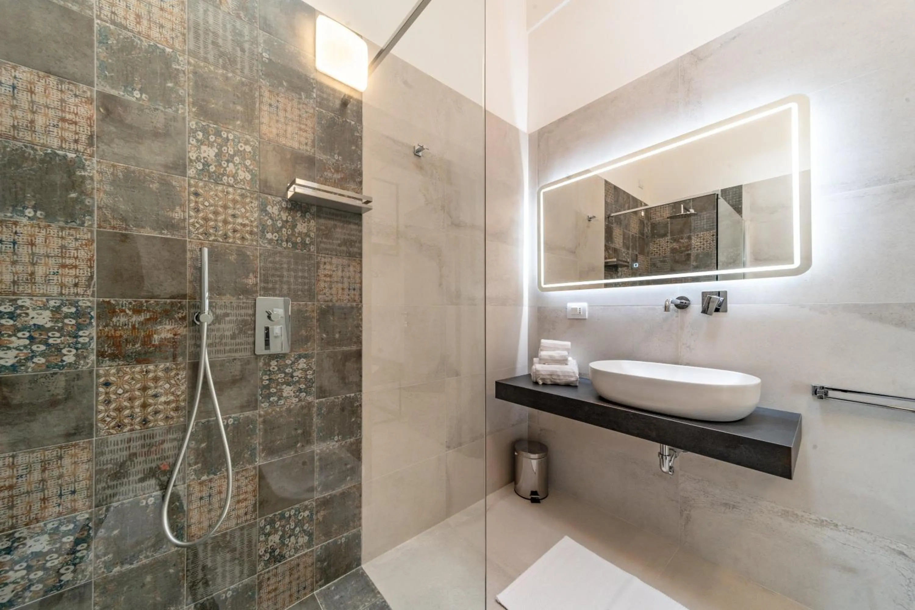 Shower in Sarmenti Agriresort