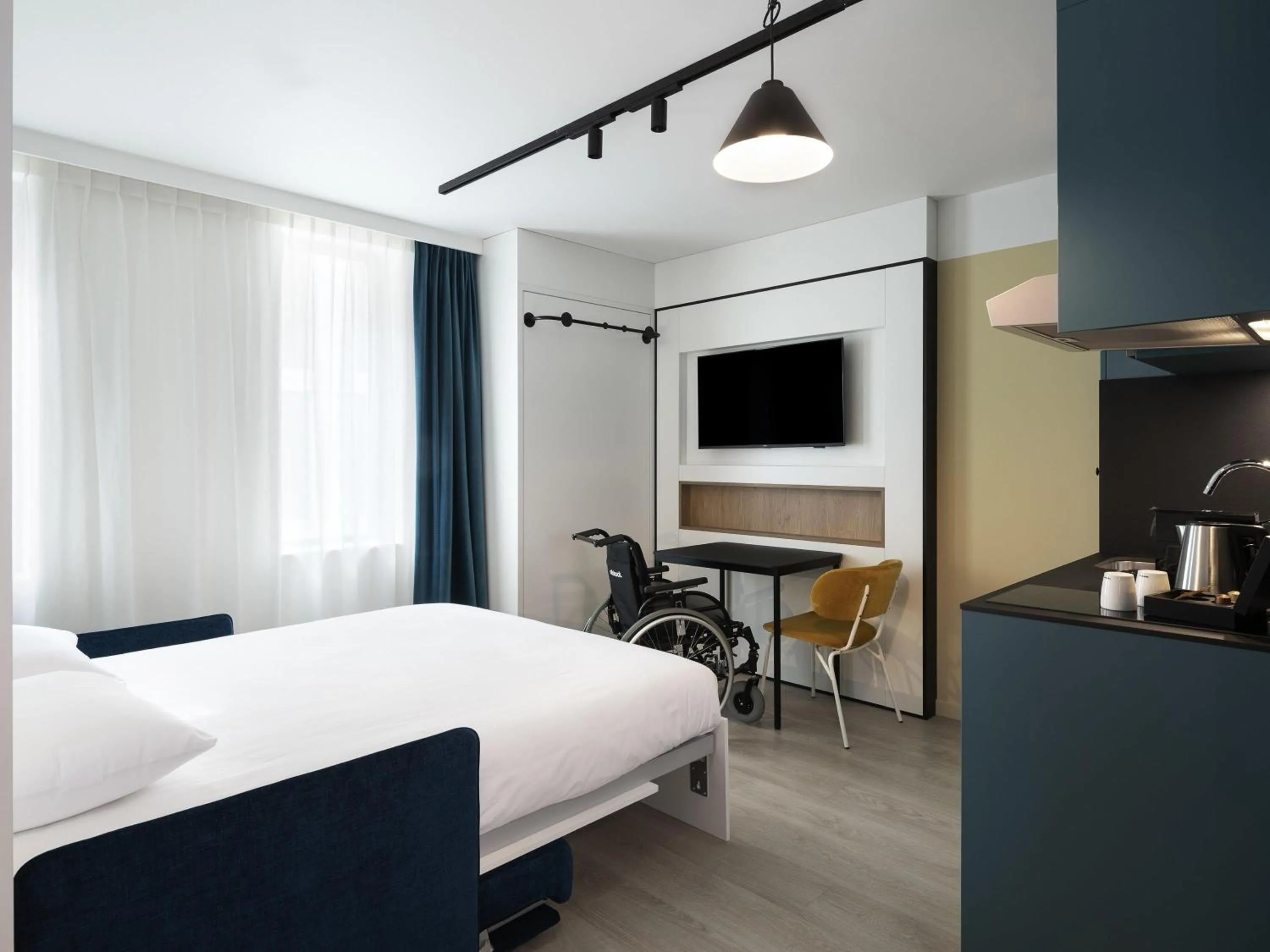 Bedroom, Bed in Adagio Access Gent Centrum Dampoort