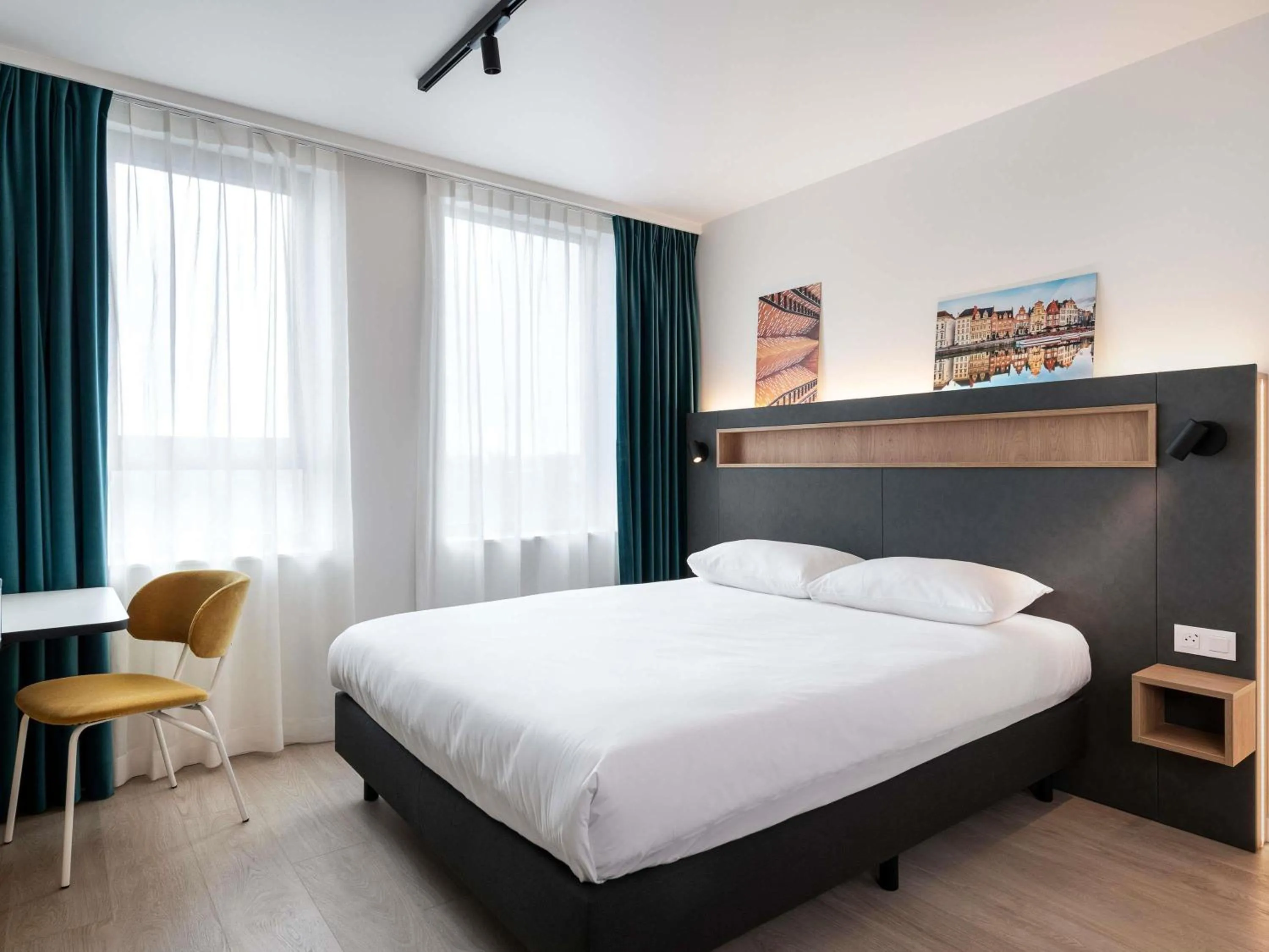 Bedroom, Bed in Adagio Access Gent Centrum Dampoort