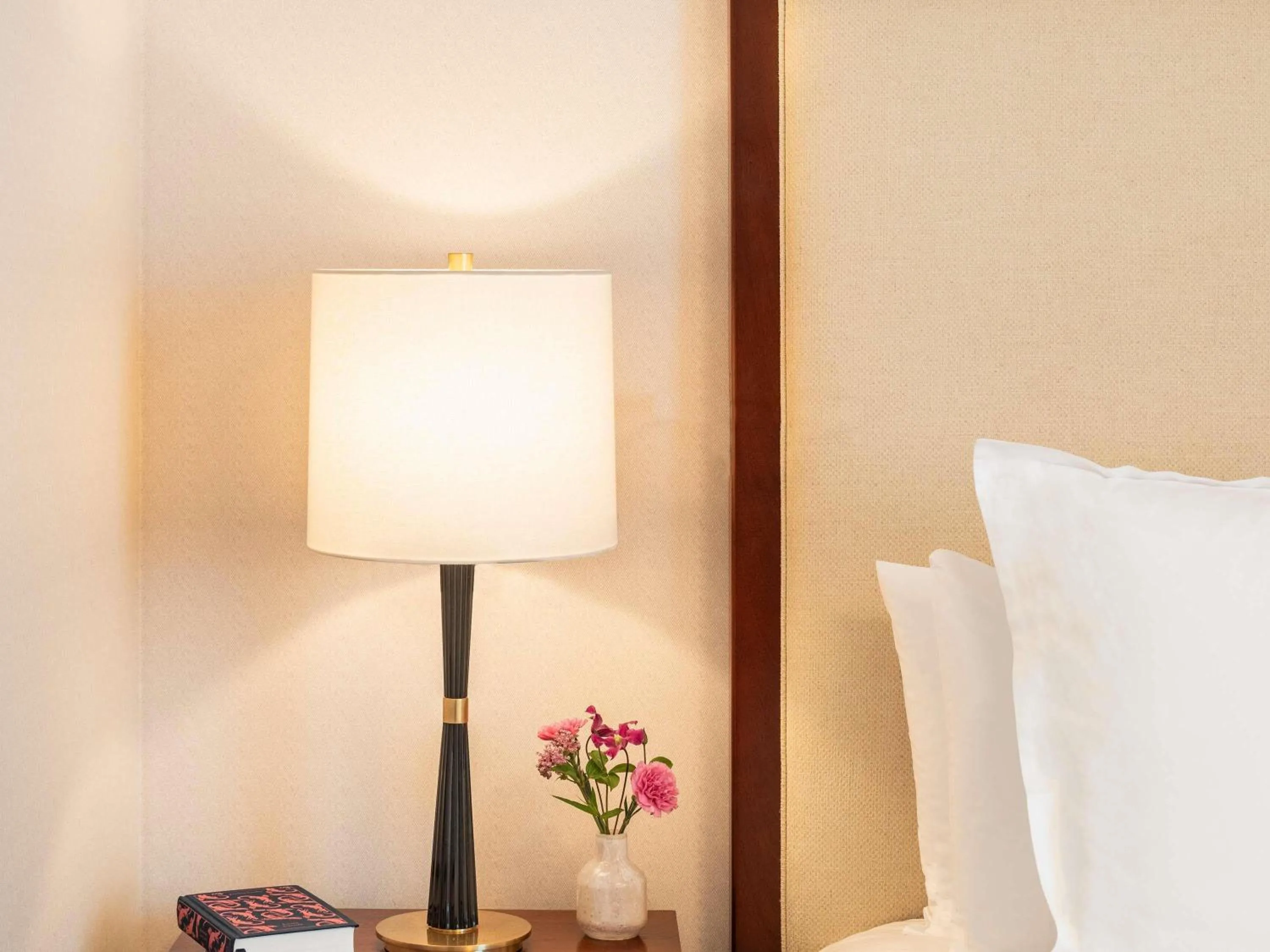 Bedroom, Bed in Raffles London at The OWO