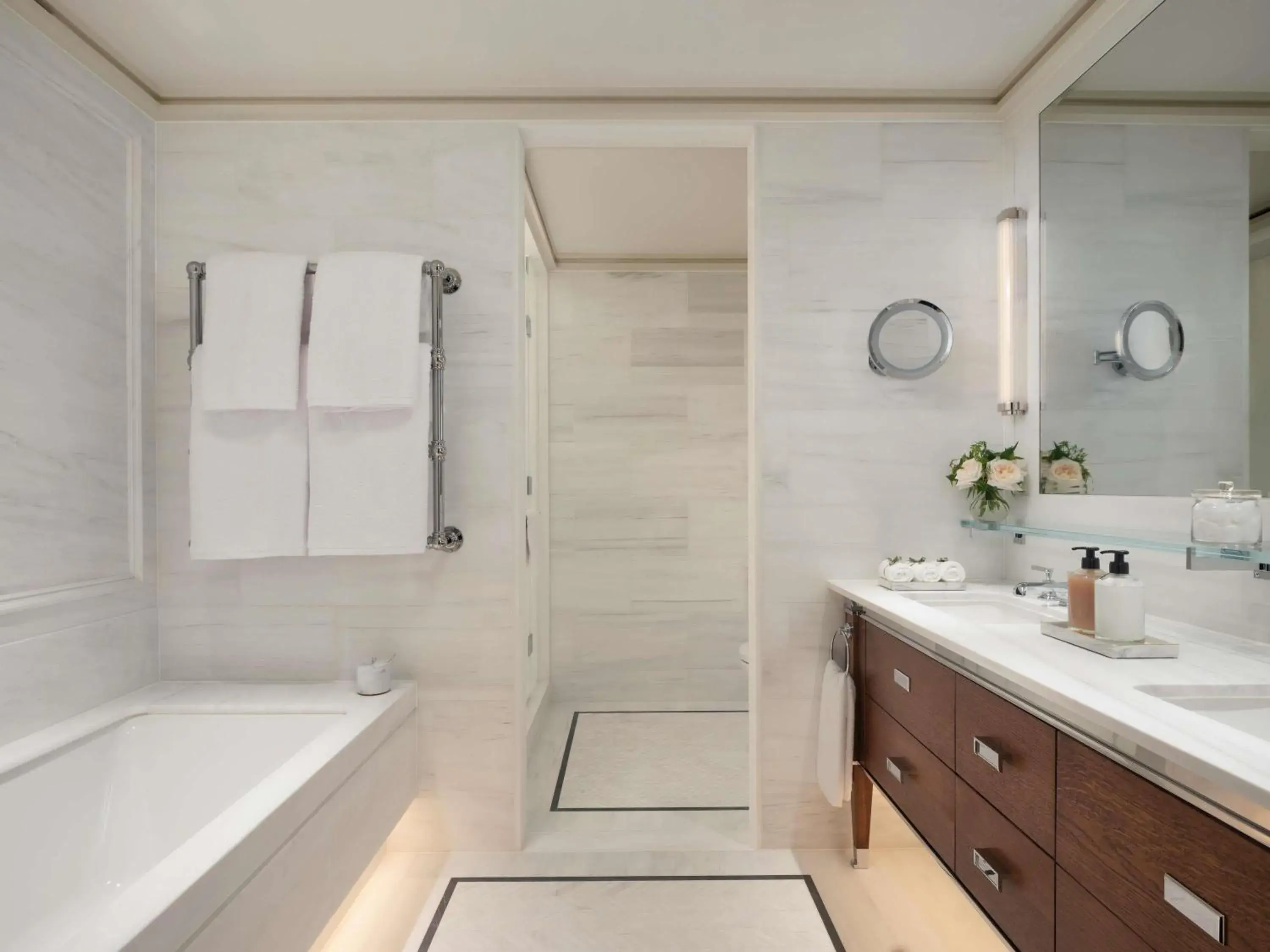 Junior Suite in Raffles London at The OWO Junior Suite in Raffles London at The OWO