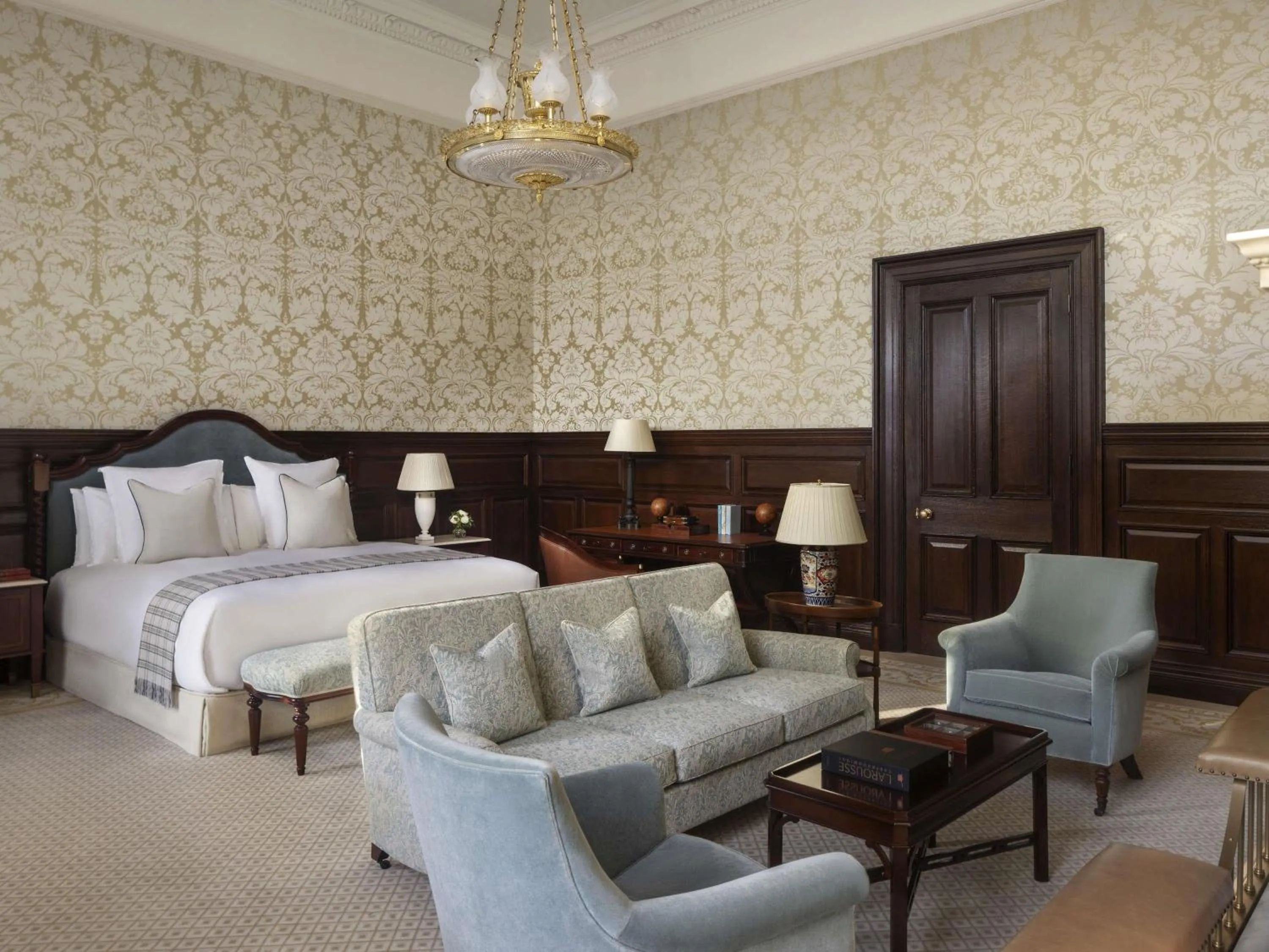 Photo of the whole room, Bed in Raffles London at The OWO