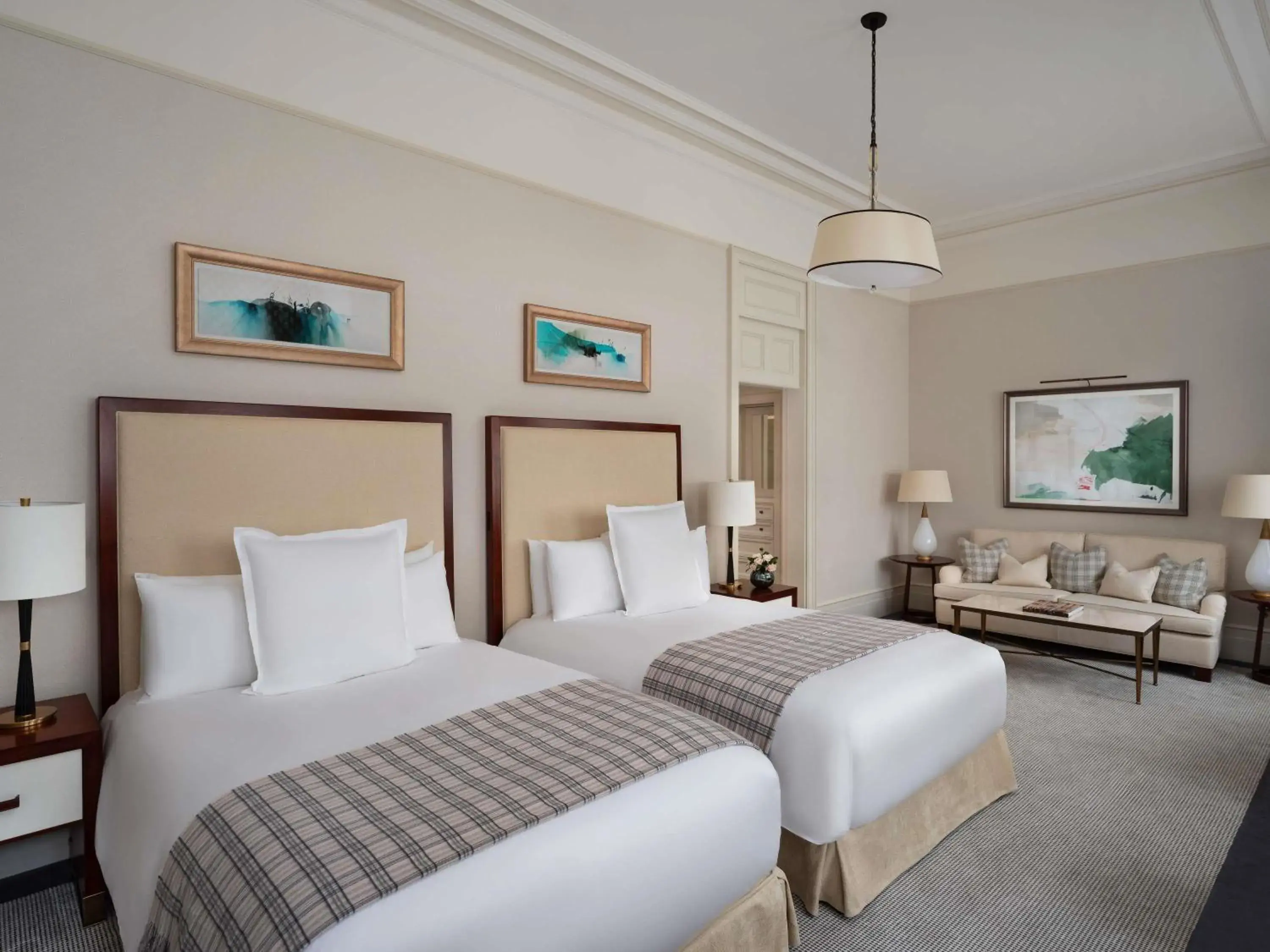 Junior Twin Suite in Raffles London at The OWO Junior Twin Suite in Raffles London at The OWO