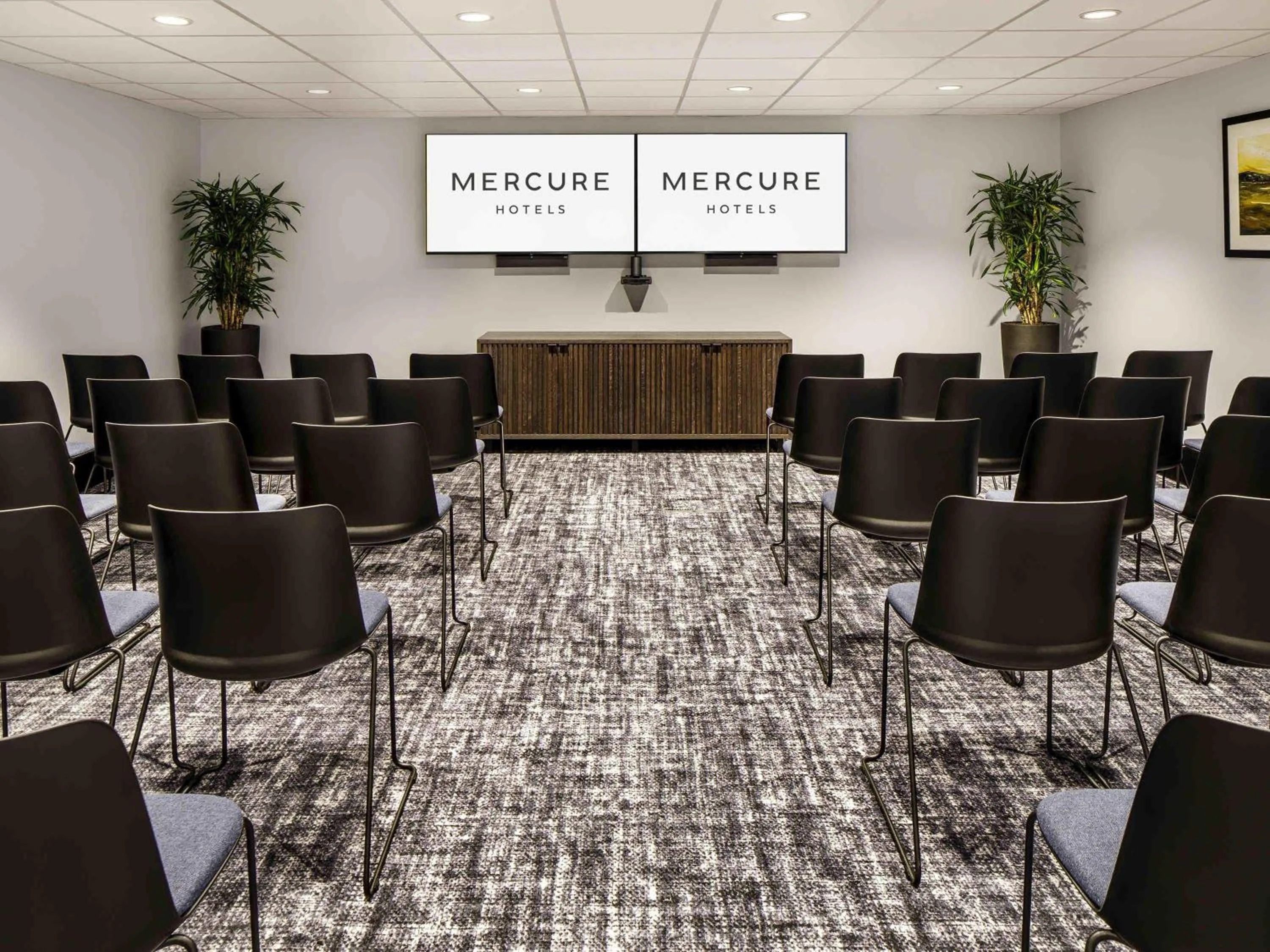 Meeting/conference room in Mercure Paignton Hotel