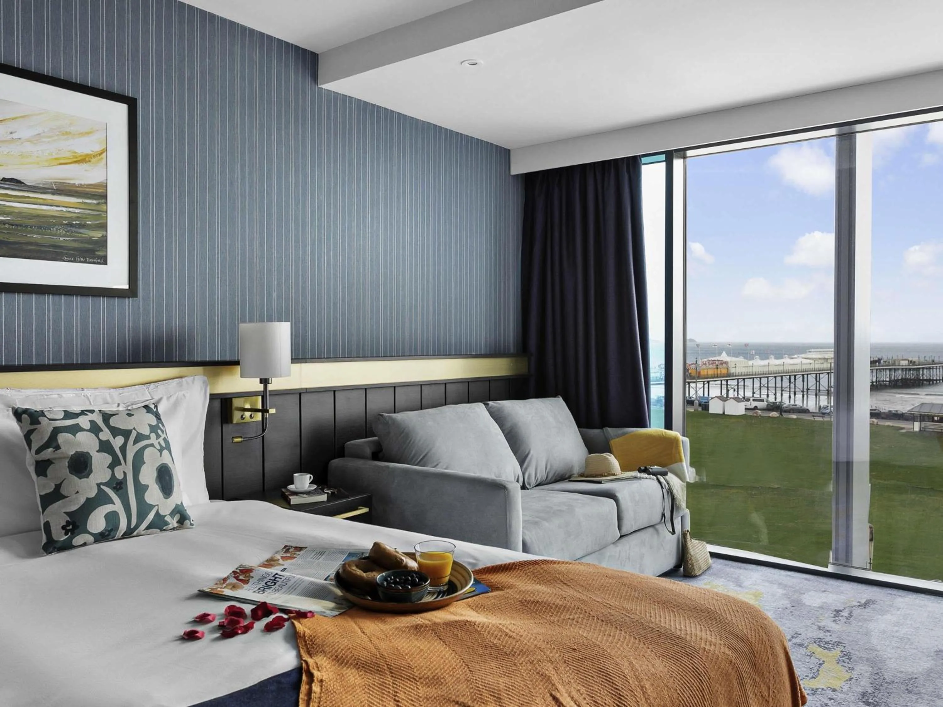 Bedroom, Bed in Mercure Paignton Hotel