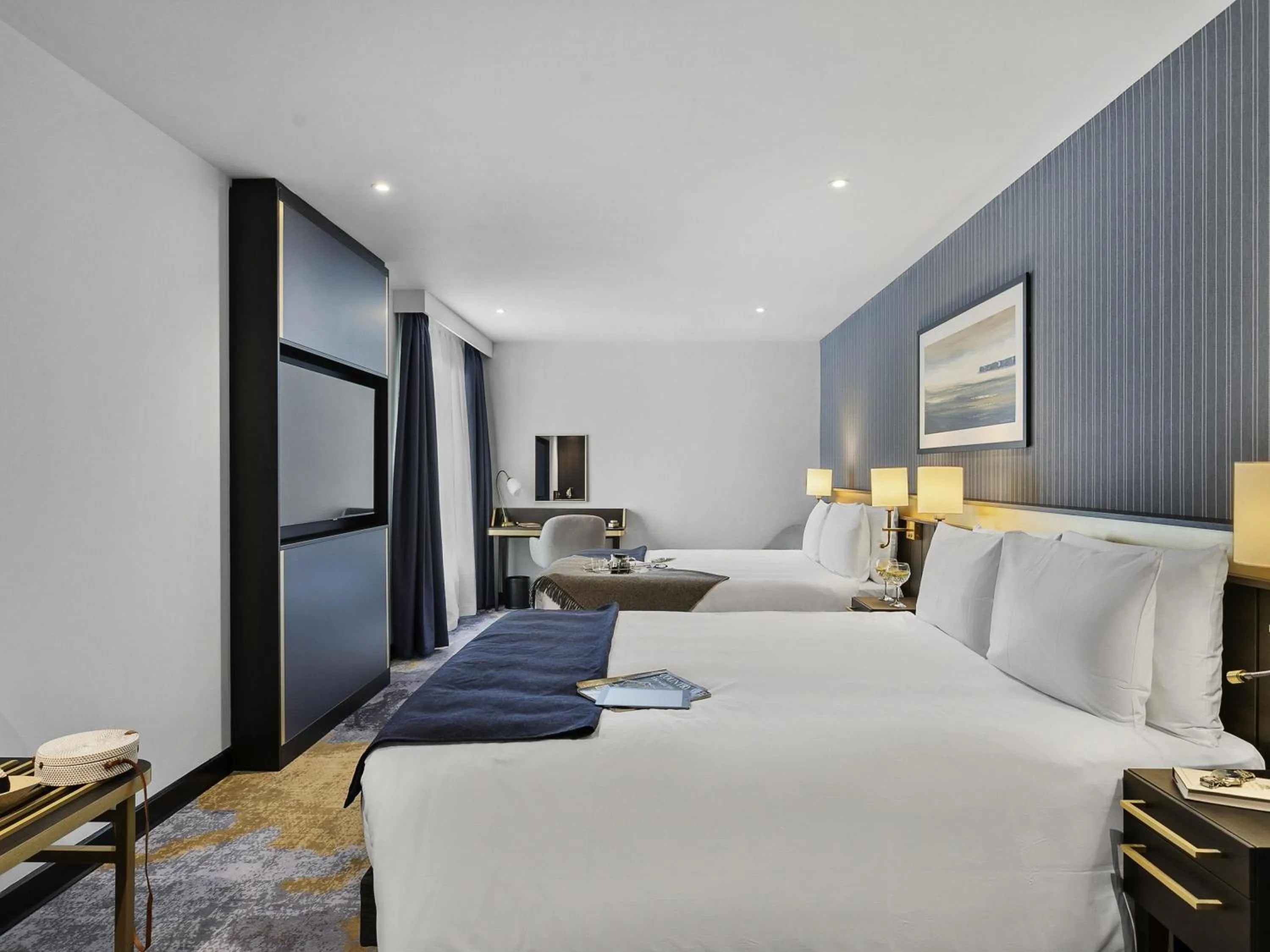 Bedroom, Bed in Mercure Paignton Hotel