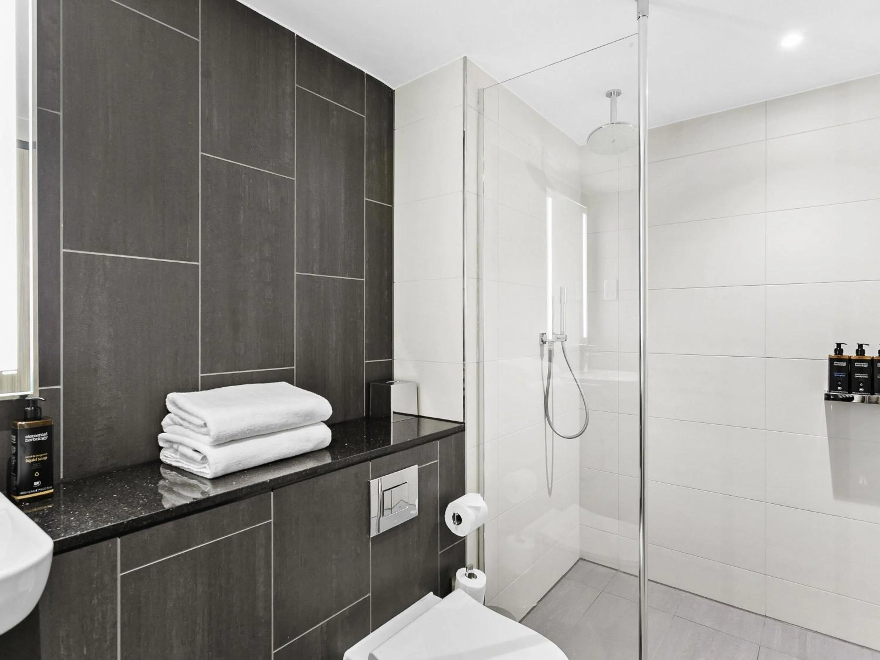 Bedroom in Mercure Paignton Hotel