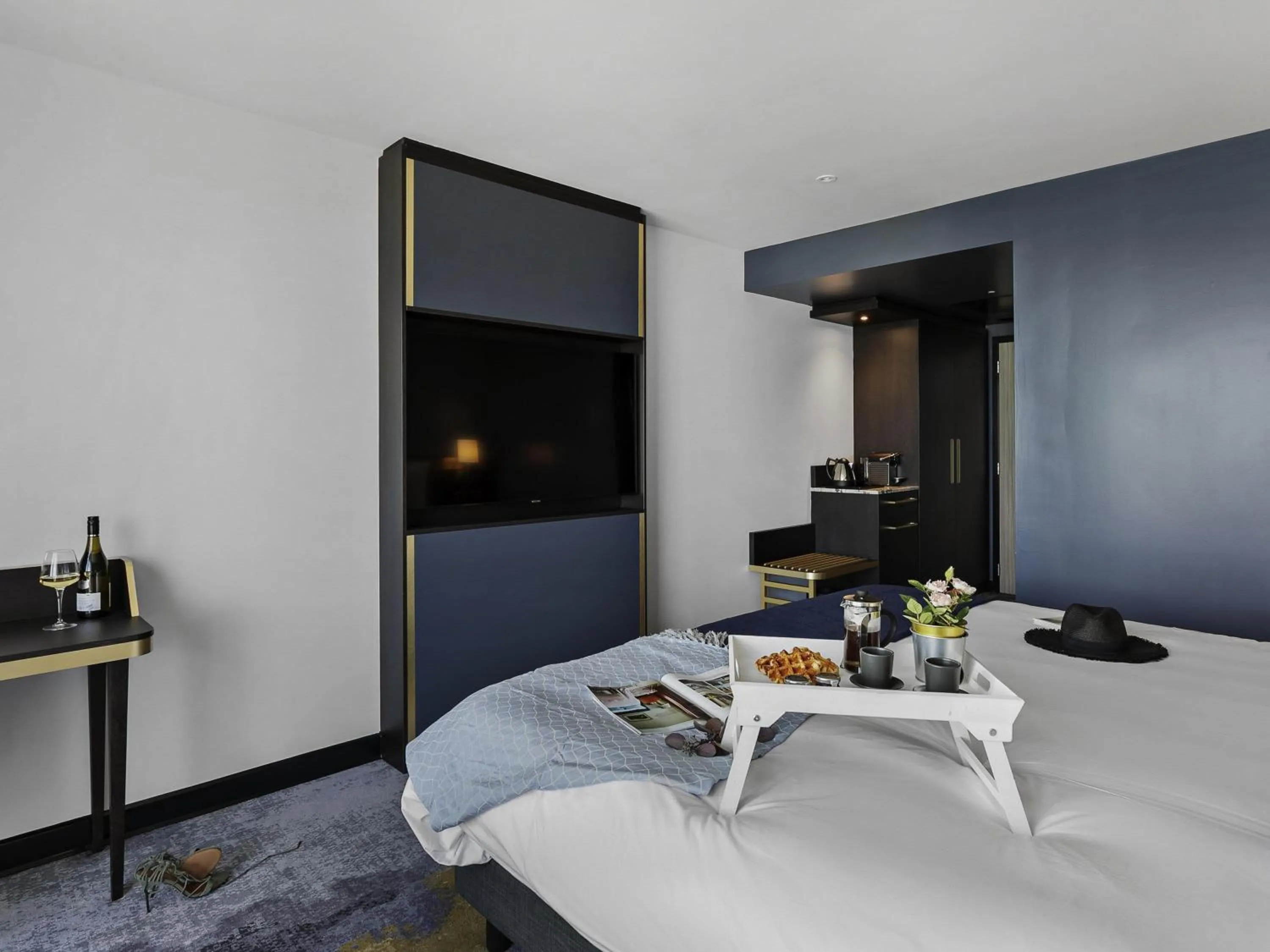 Bedroom in Mercure Paignton Hotel