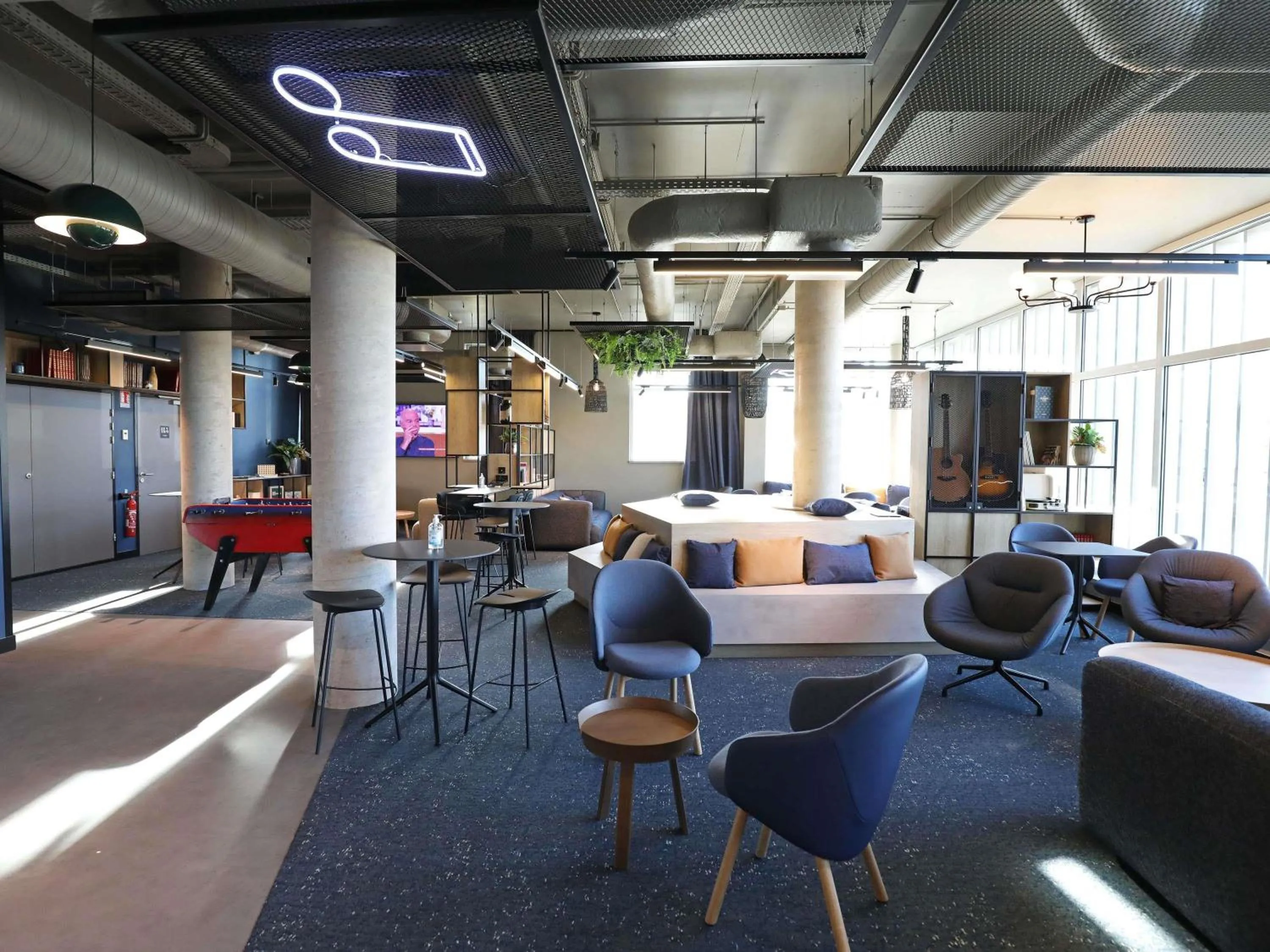 Lounge or bar in Ibis Bourgoin Jallieu Medipole