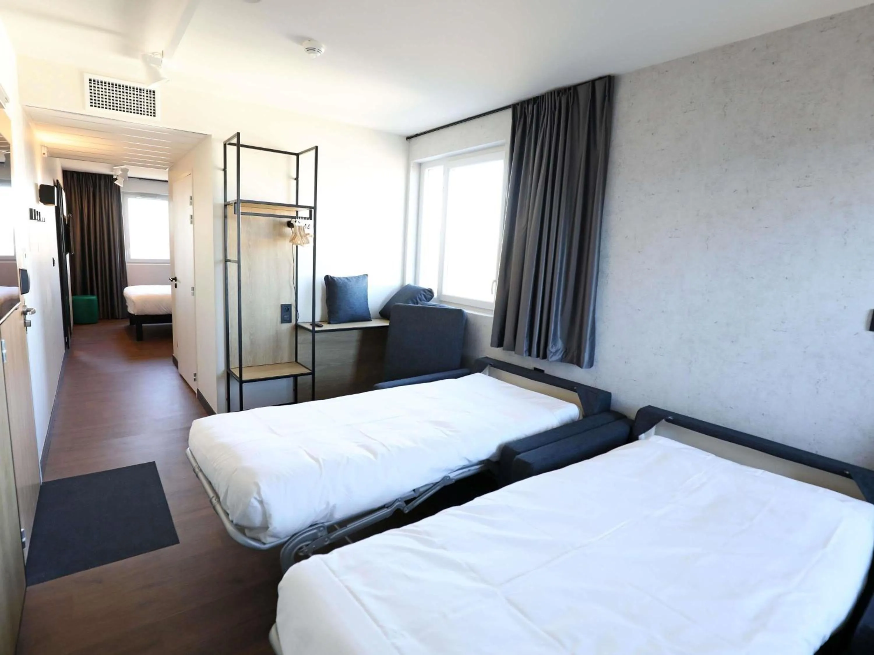 Bedroom, Bed in Ibis Bourgoin Jallieu Medipole