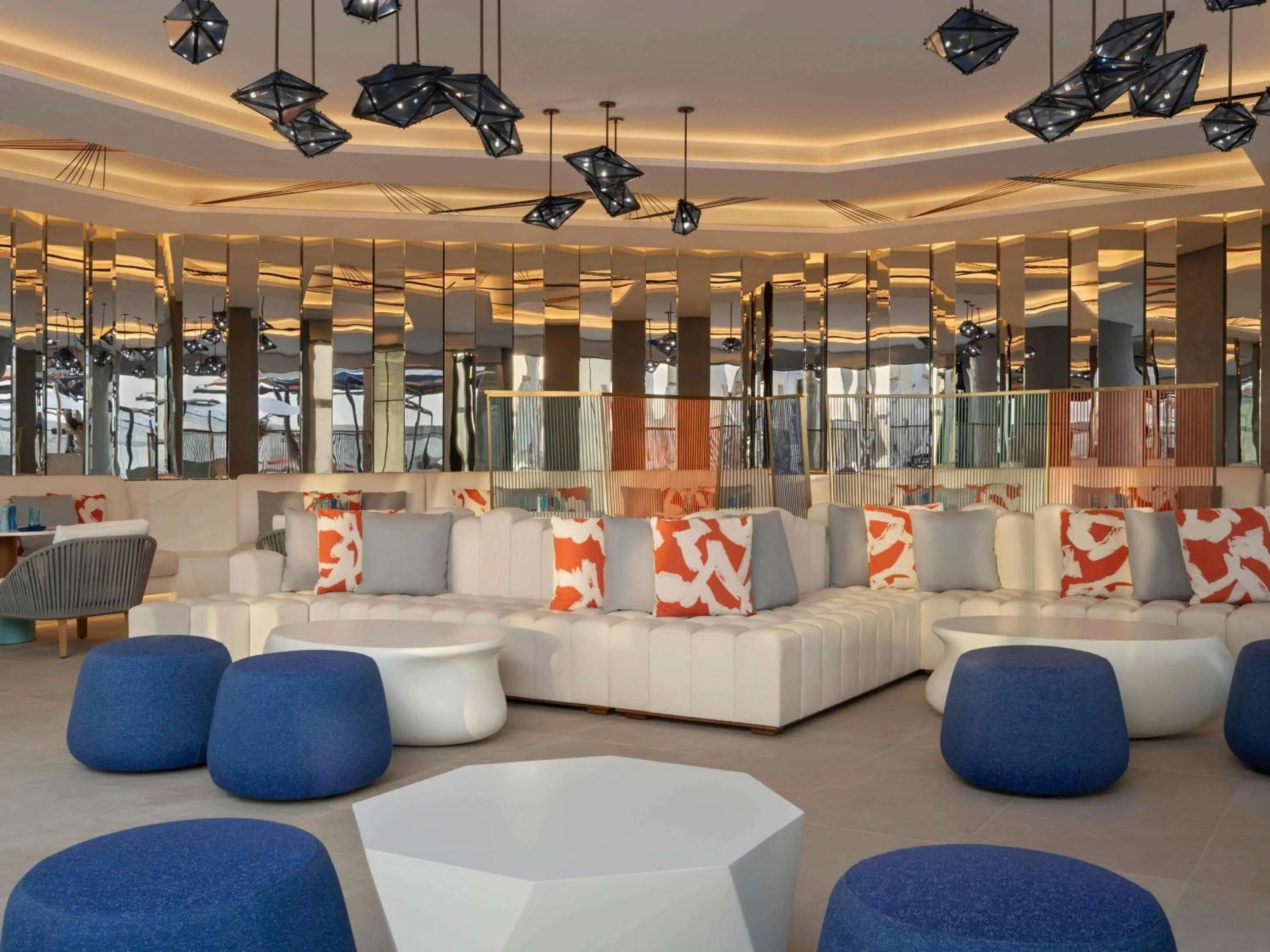 Restaurant/places to eat in SO/ Uptown Dubai