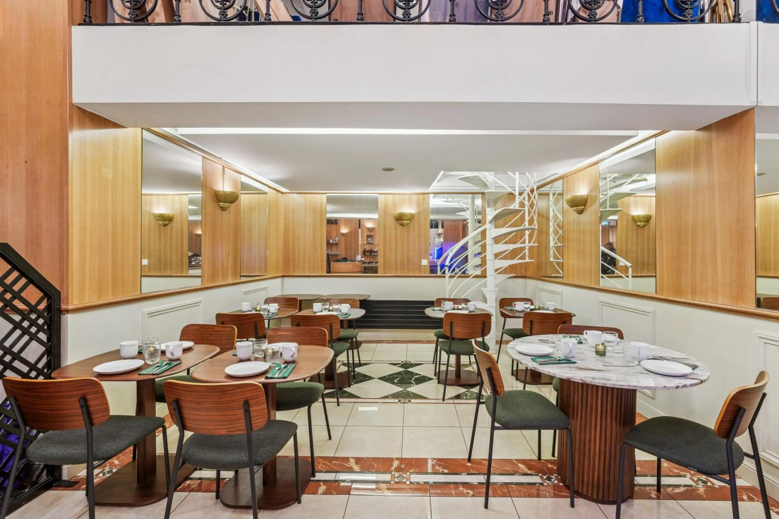 Breakfast in Hotel Le Clery