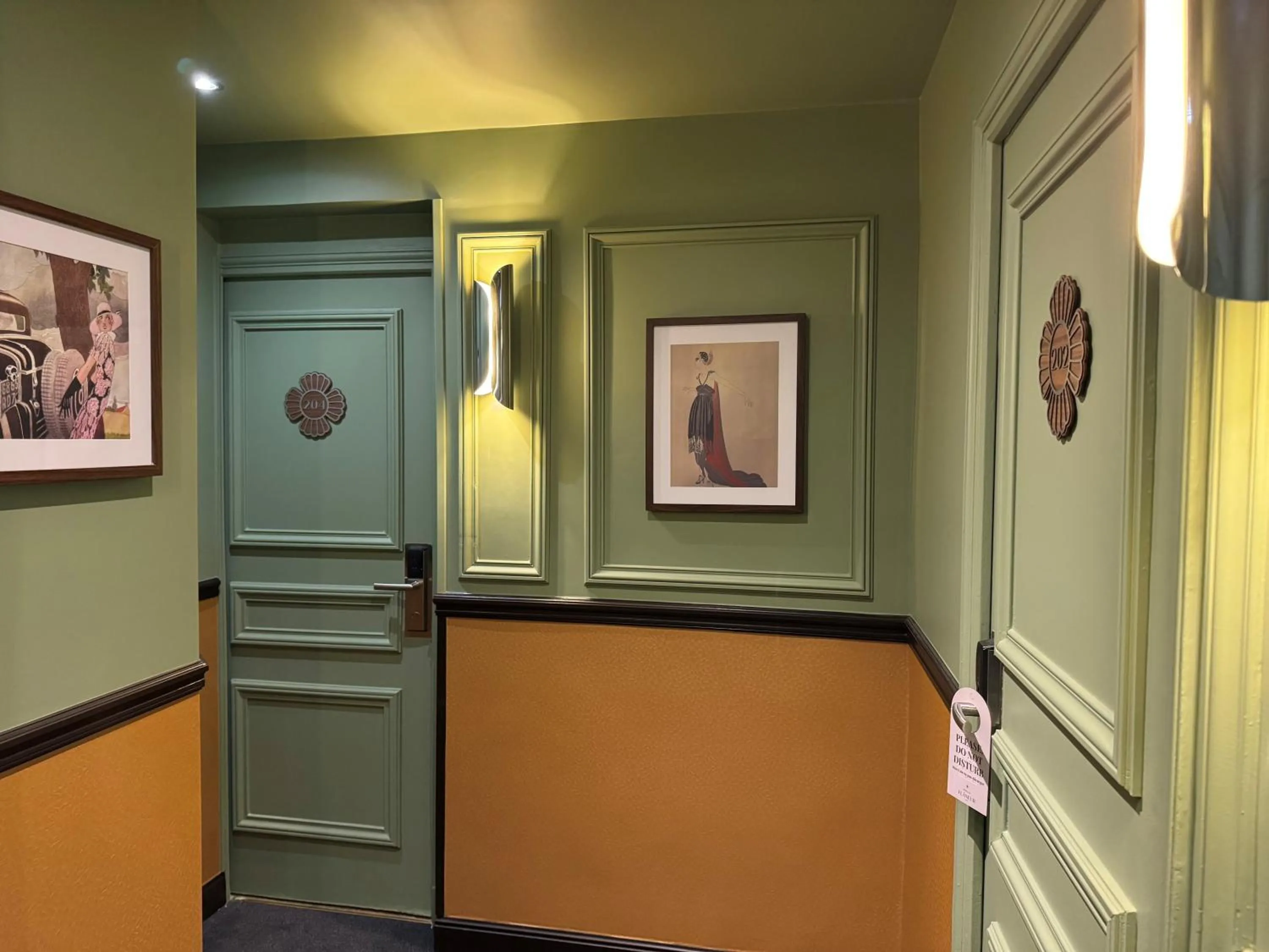 Property building in Hotel Le Clery