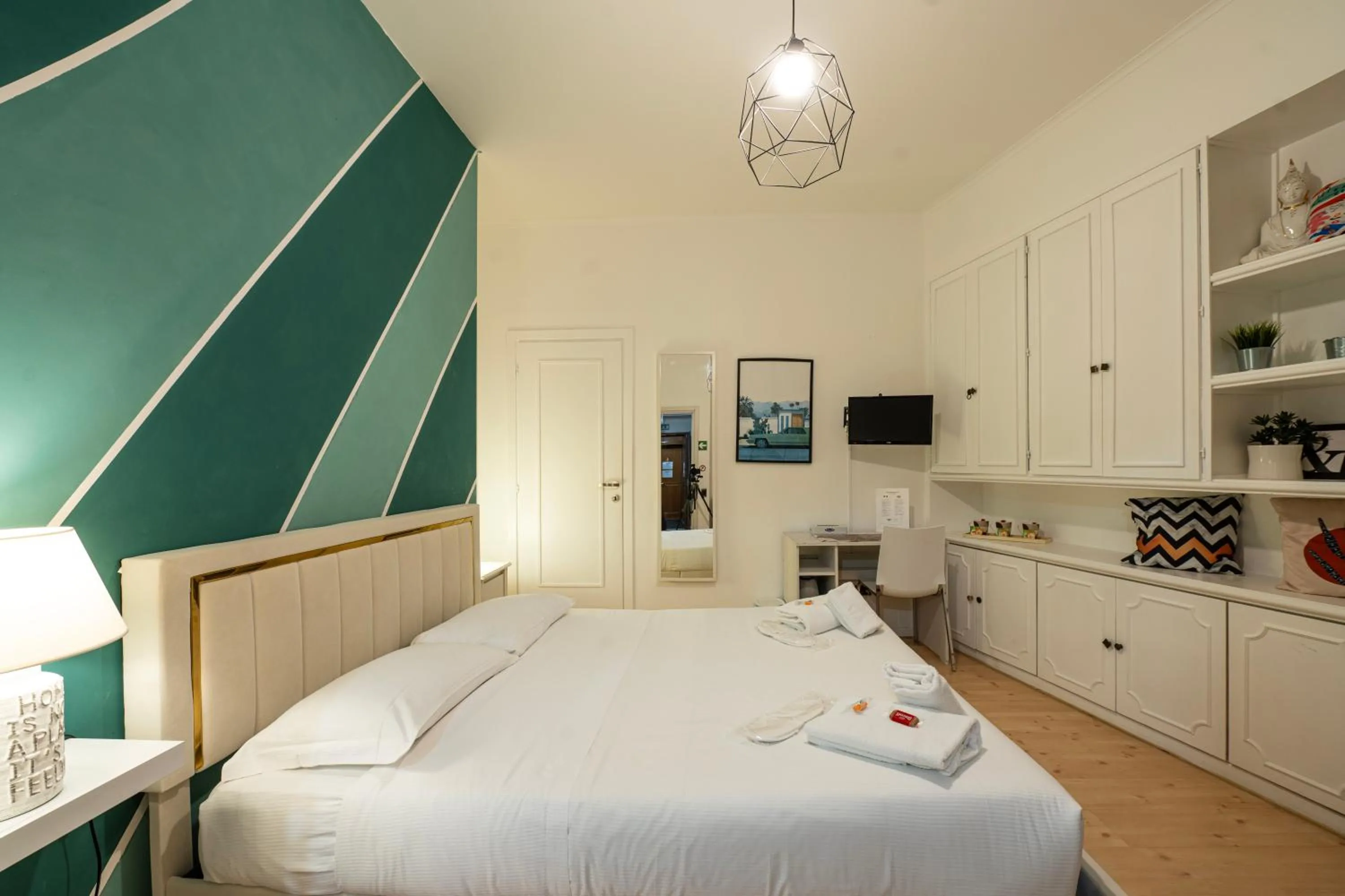 Photo of the whole room, Bed in Mia House Roma