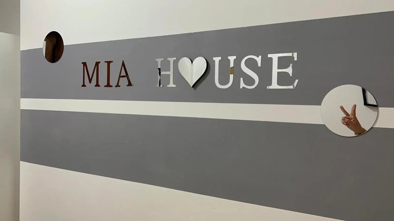 Property logo or sign in Mia House Roma