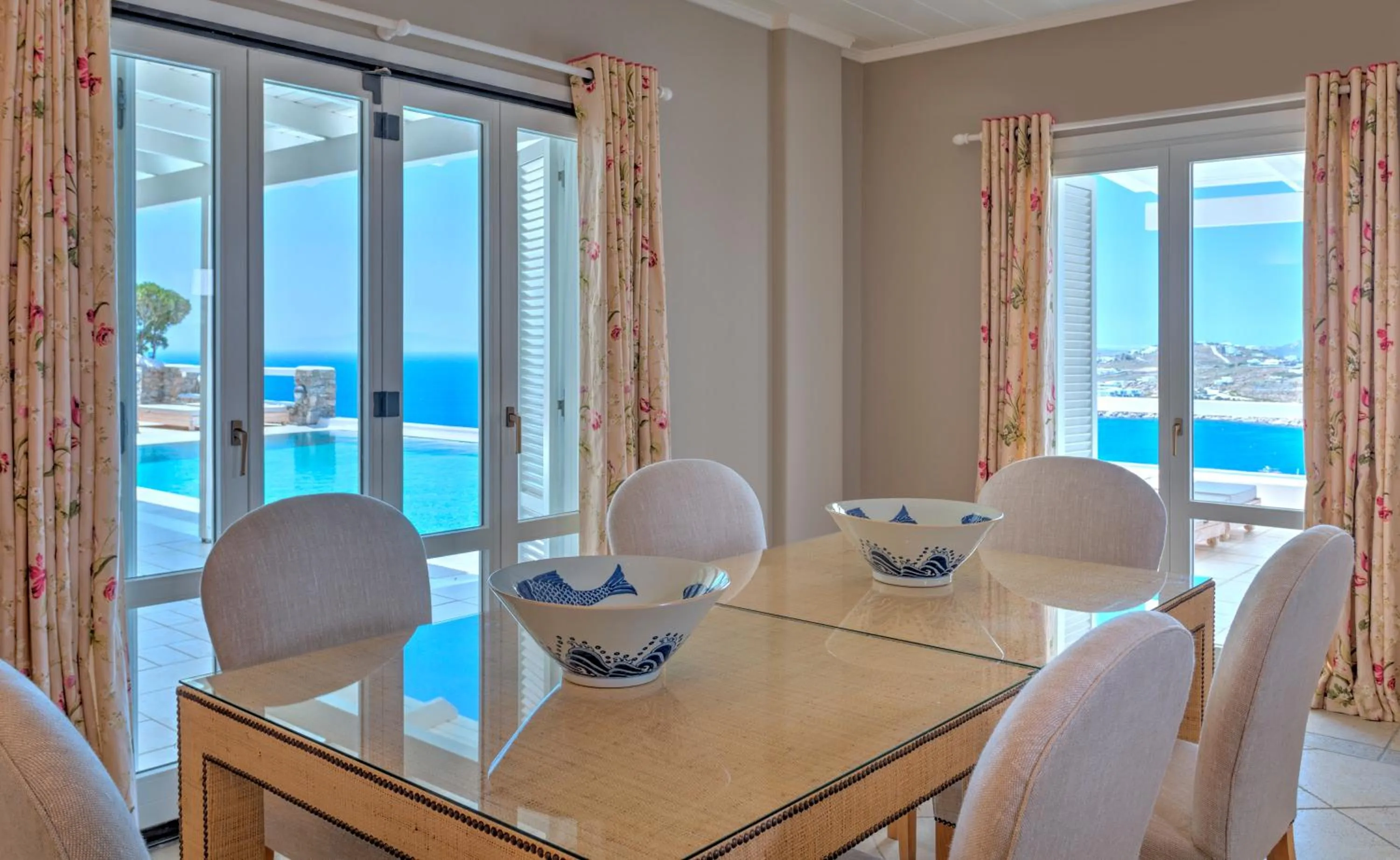 Dining area in Santa Marina, A Luxury Collection Resort, Mykonos