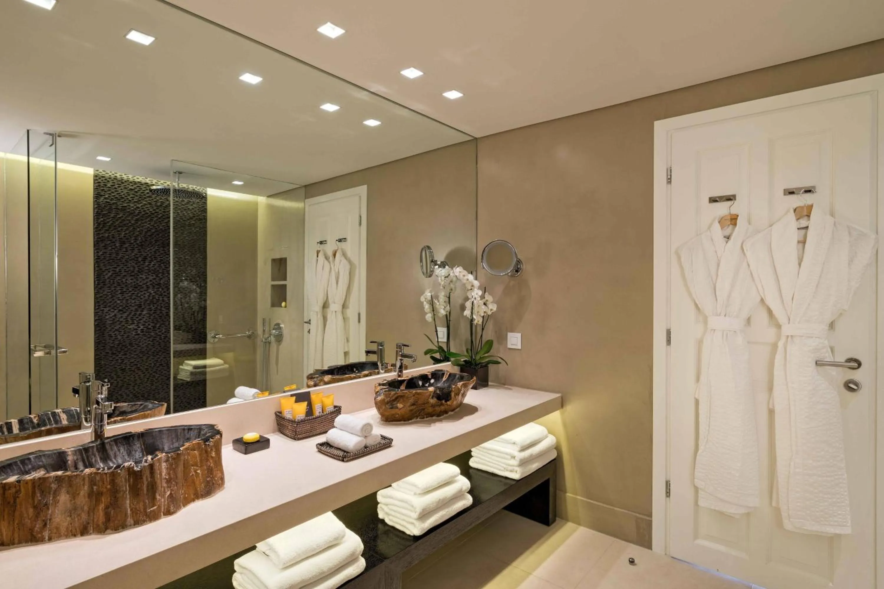 Photo of the whole room in Santa Marina, A Luxury Collection Resort, Mykonos