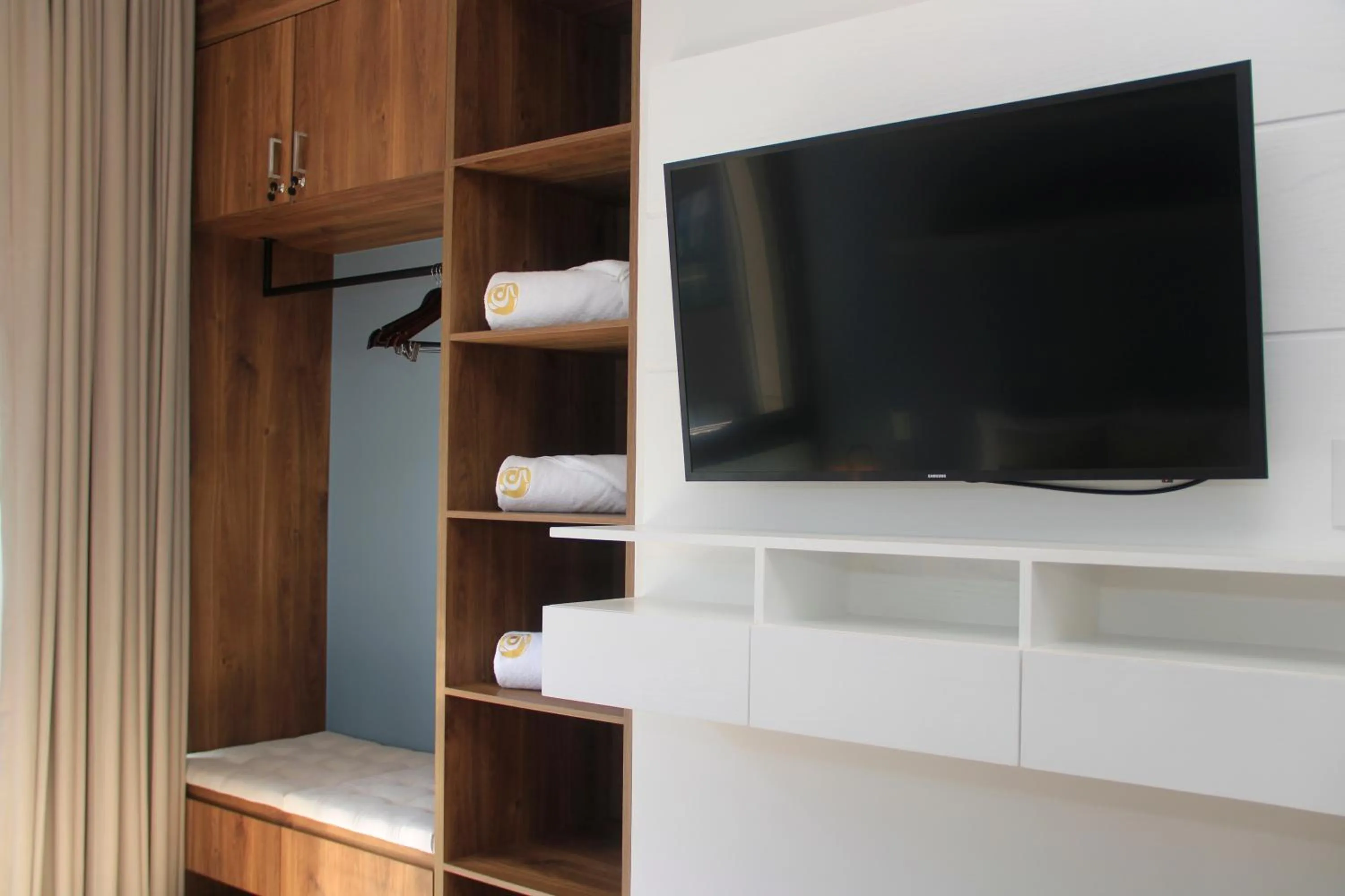 TV and multimedia in Singular Dream Vacation Rentals