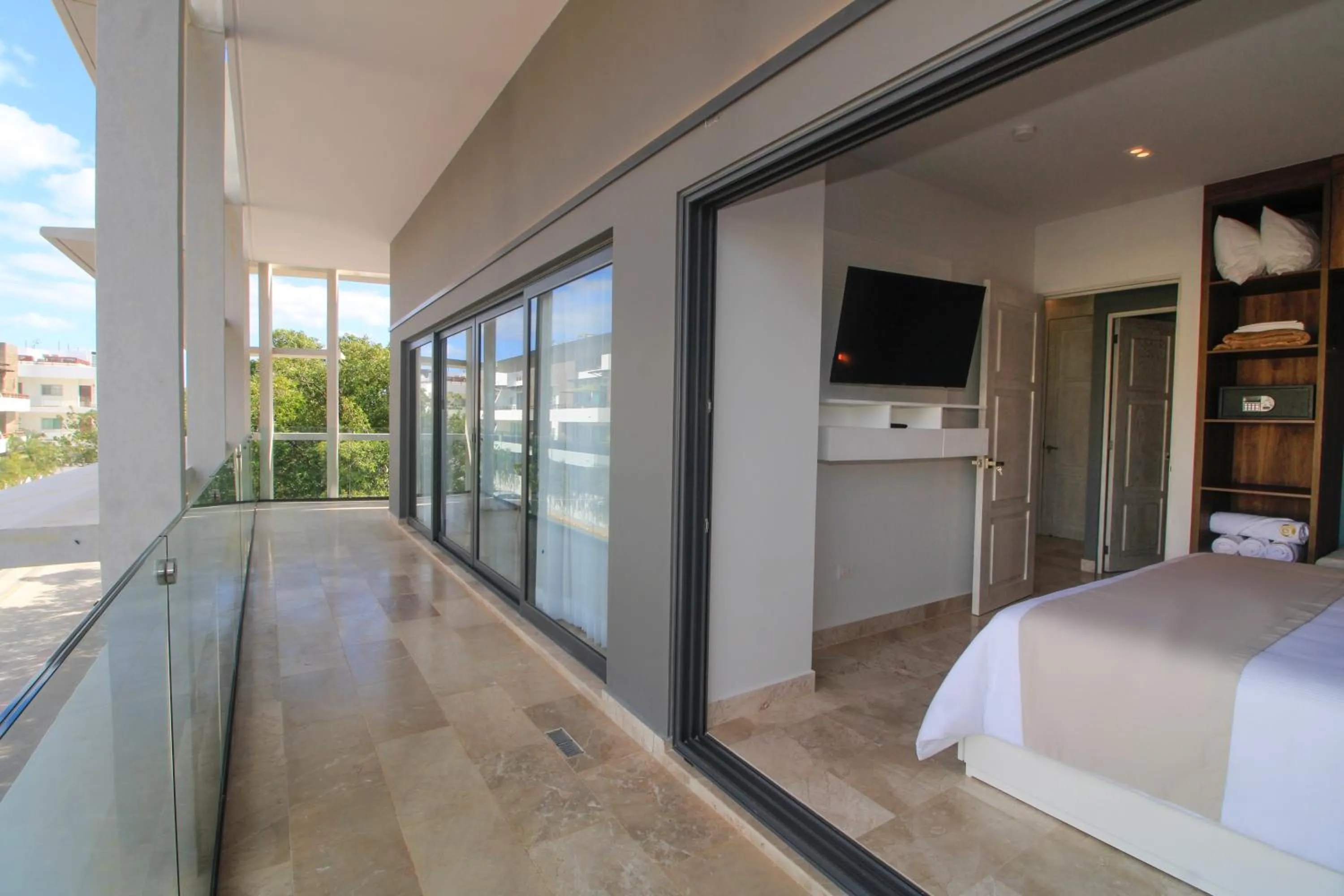 Balcony/Terrace, Bed in Singular Dream Vacation Rentals