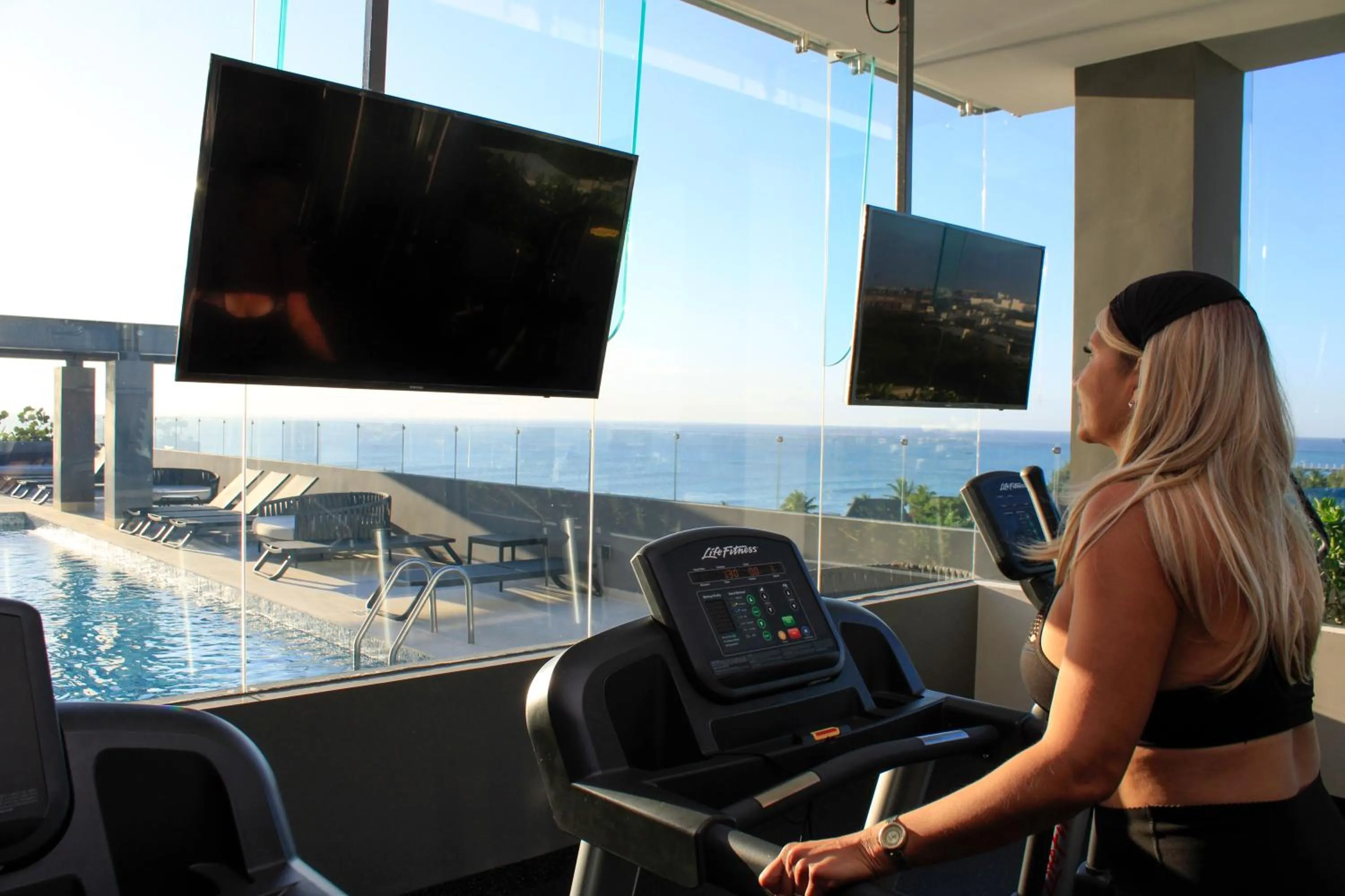 Fitness centre/facilities in Singular Dream Vacation Rentals