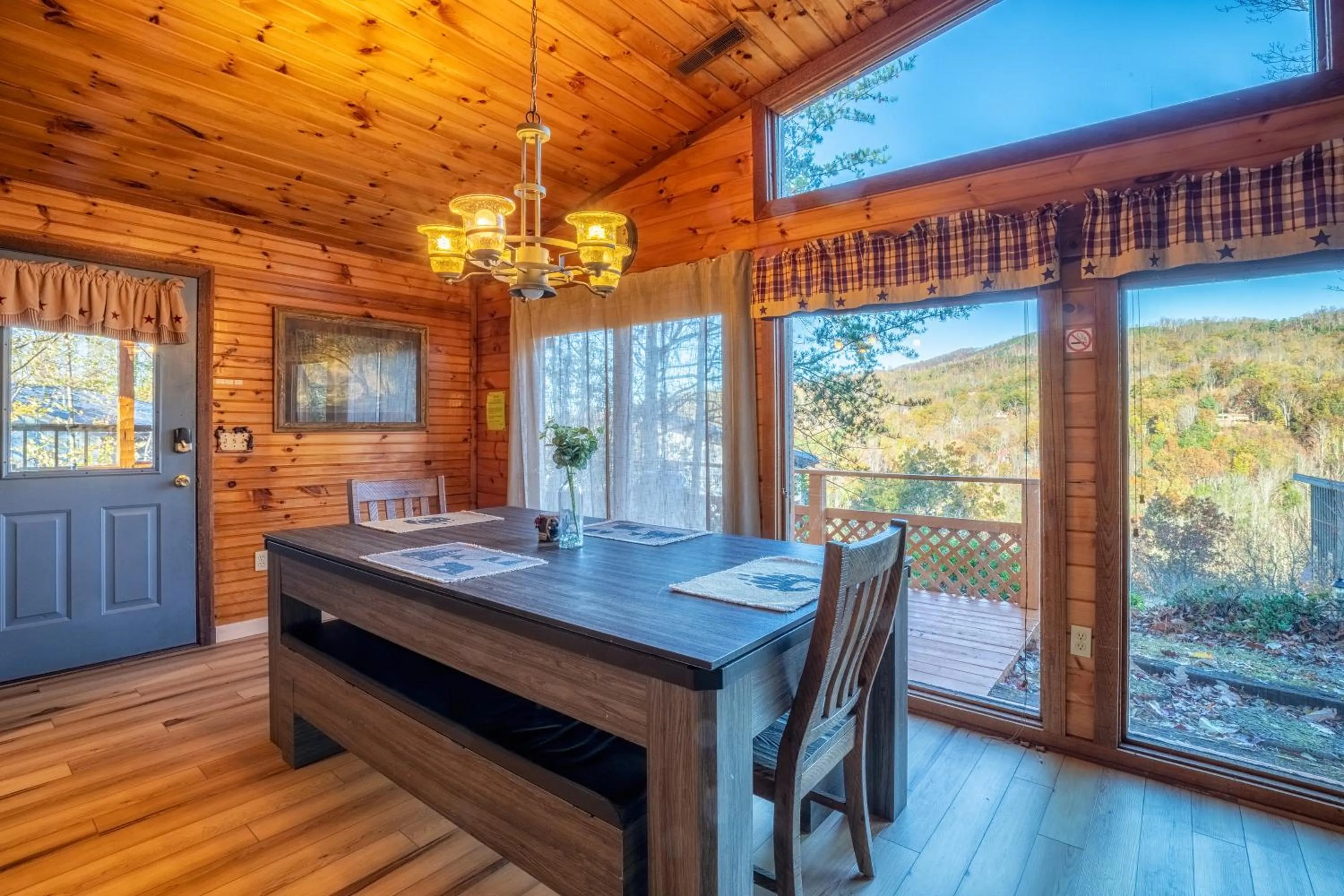 Dining area in Real Log Cabin With Amazing Views, Hot Tub, Sauna, Games