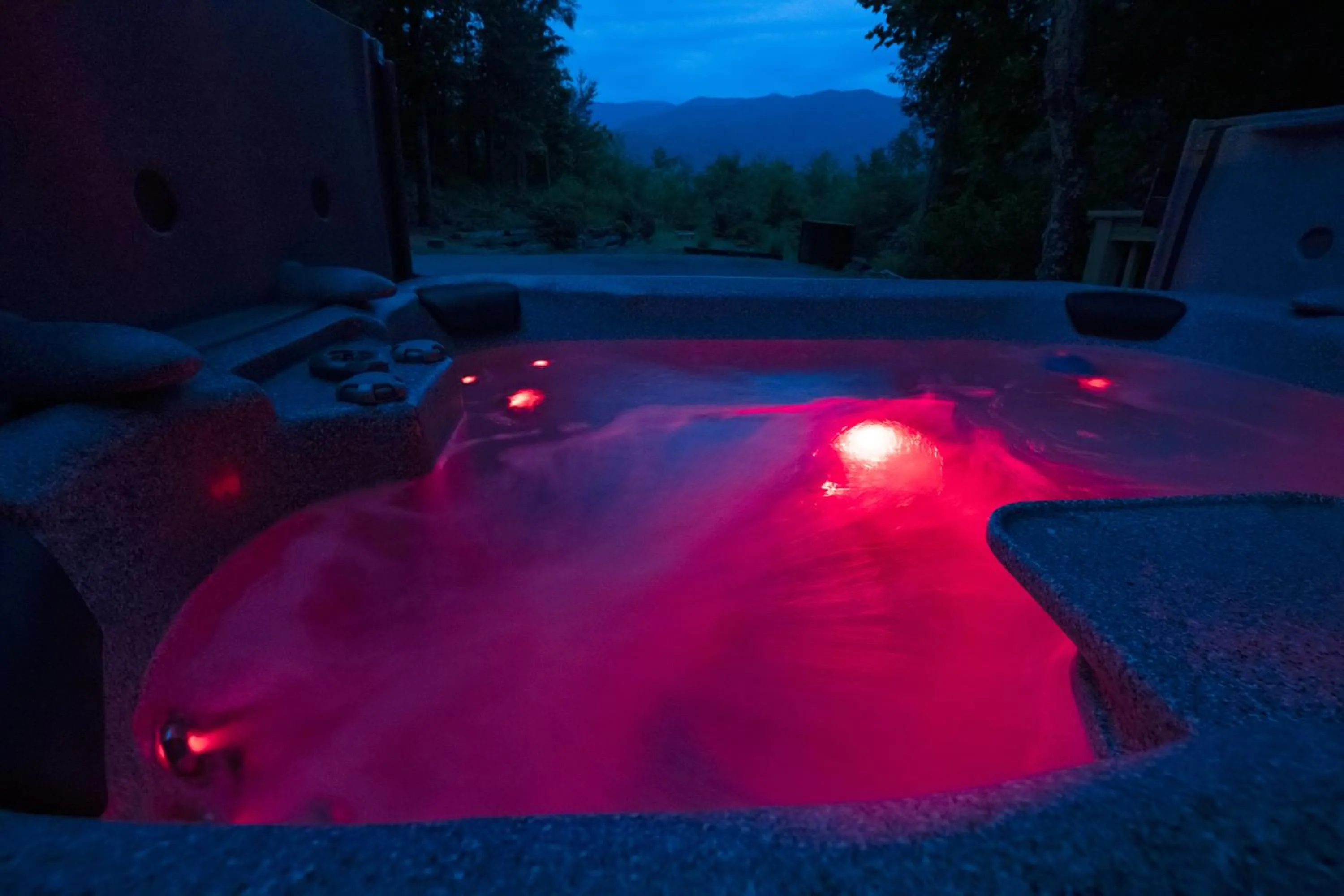 Hot Tub in Real Log Cabin With Amazing Views, Hot Tub, Sauna, Games