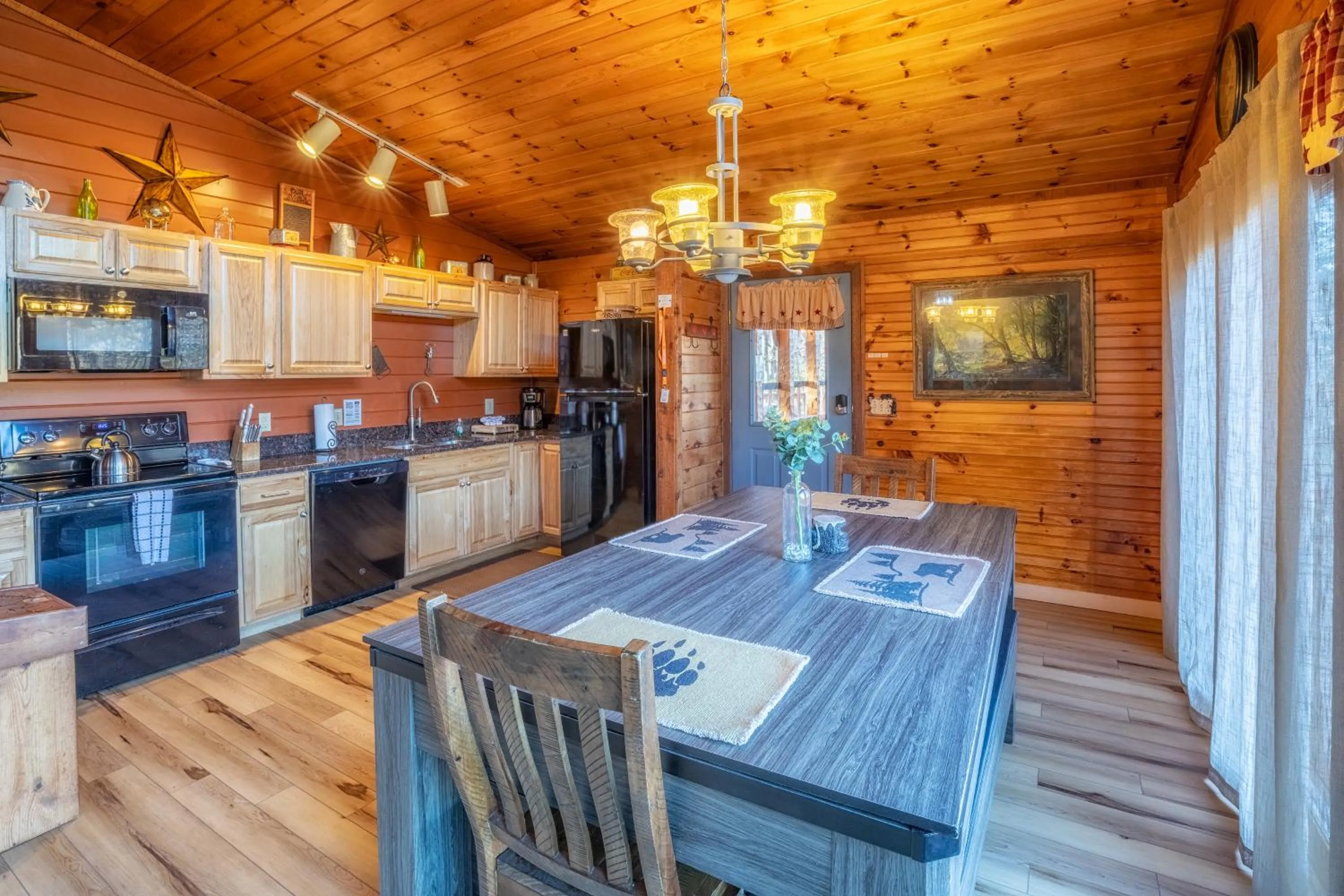 Dining area in Real Log Cabin With Amazing Views, Hot Tub, Sauna, Games
