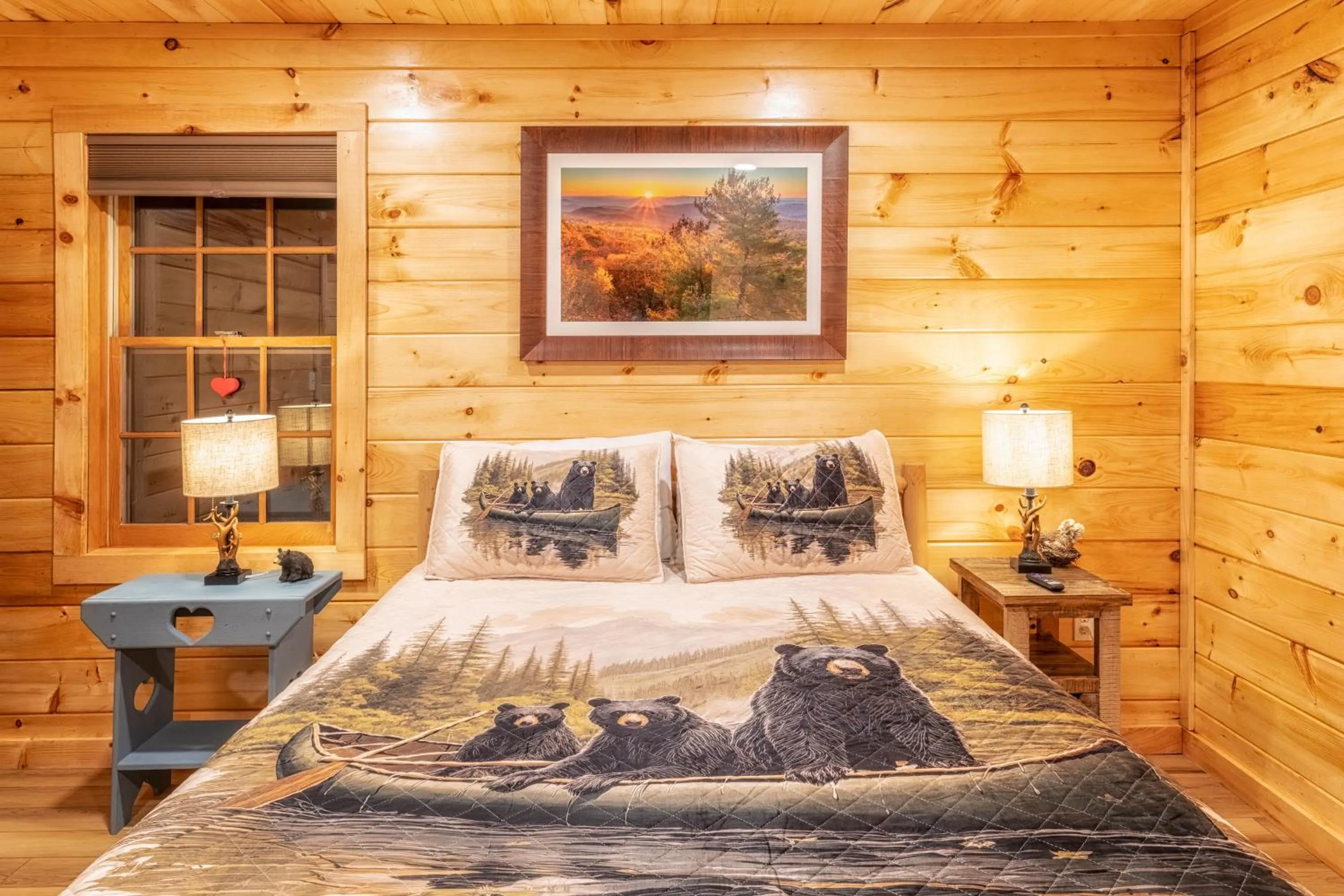 Bed in Real Log Cabin With Amazing Views, Hot Tub, Sauna, Games